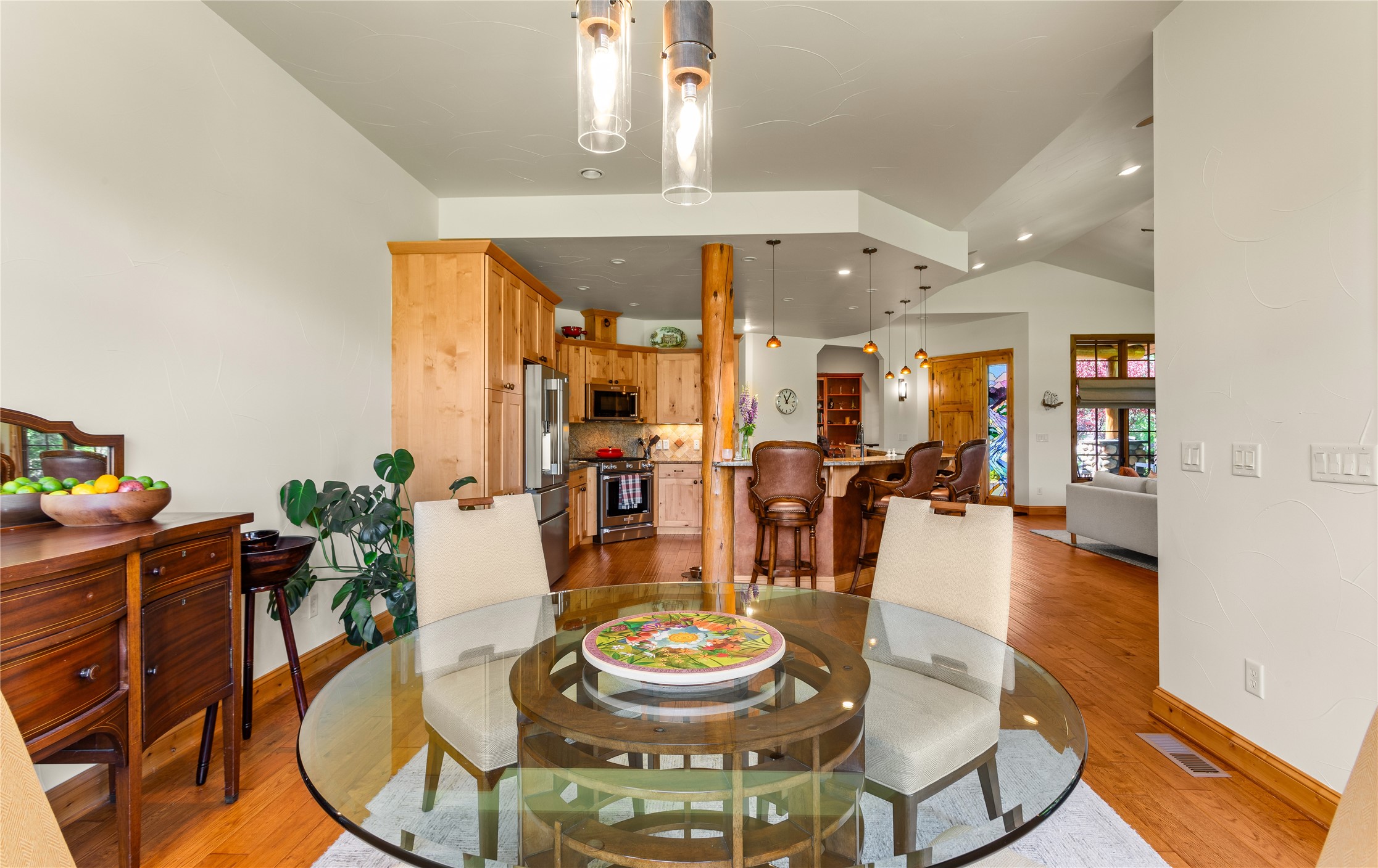 Missoula, Montana 59802, United States, 3 Bedrooms Bedrooms, ,2 BathroomsBathrooms,Residential,Pending,142599