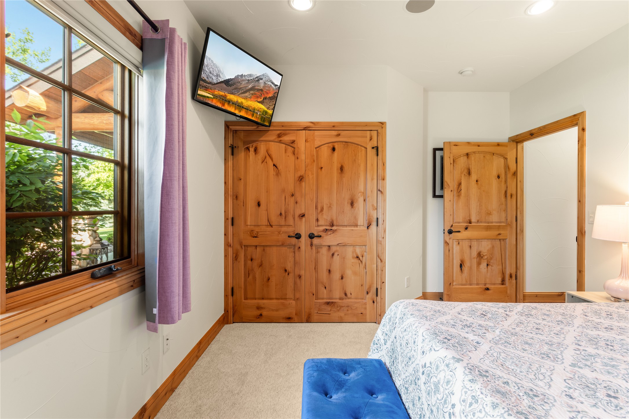 Missoula, Montana 59802, United States, 3 Bedrooms Bedrooms, ,2 BathroomsBathrooms,Residential,Pending,142599