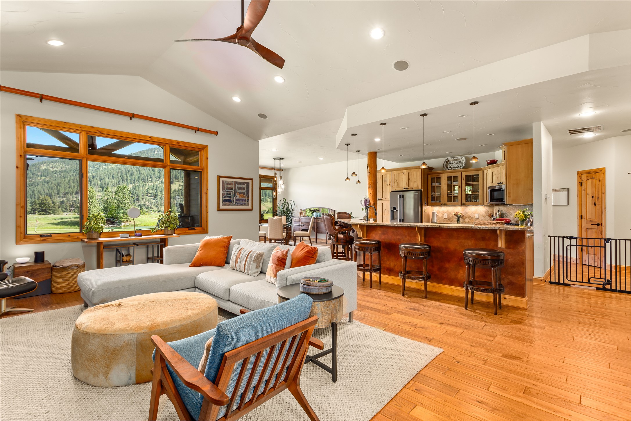 Missoula, Montana 59802, United States, 3 Bedrooms Bedrooms, ,2 BathroomsBathrooms,Residential,Pending,142599