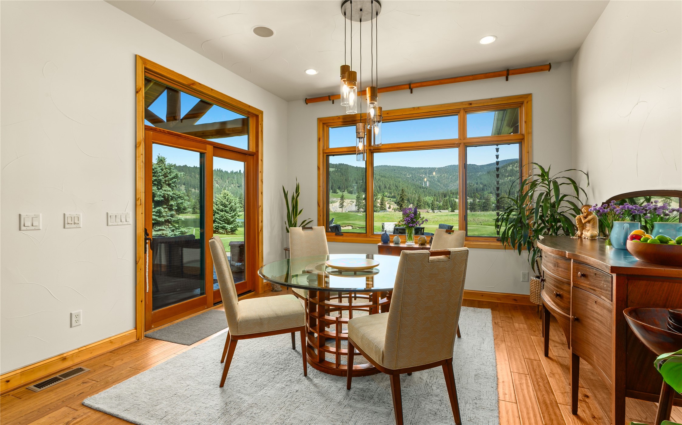 Missoula, Montana 59802, United States, 3 Bedrooms Bedrooms, ,2 BathroomsBathrooms,Residential,Pending,142599