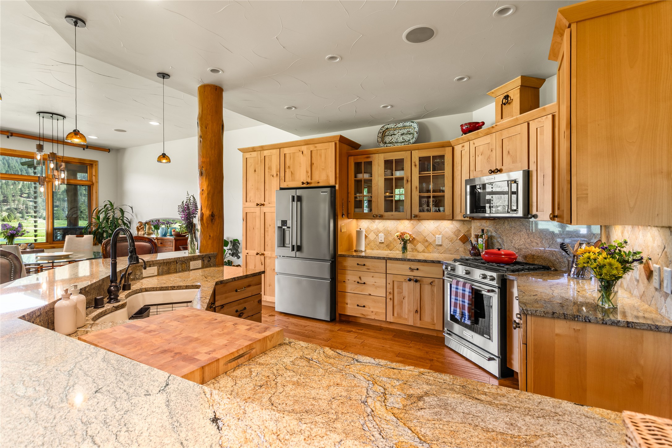 Missoula, Montana 59802, United States, 3 Bedrooms Bedrooms, ,2 BathroomsBathrooms,Residential,Pending,142599