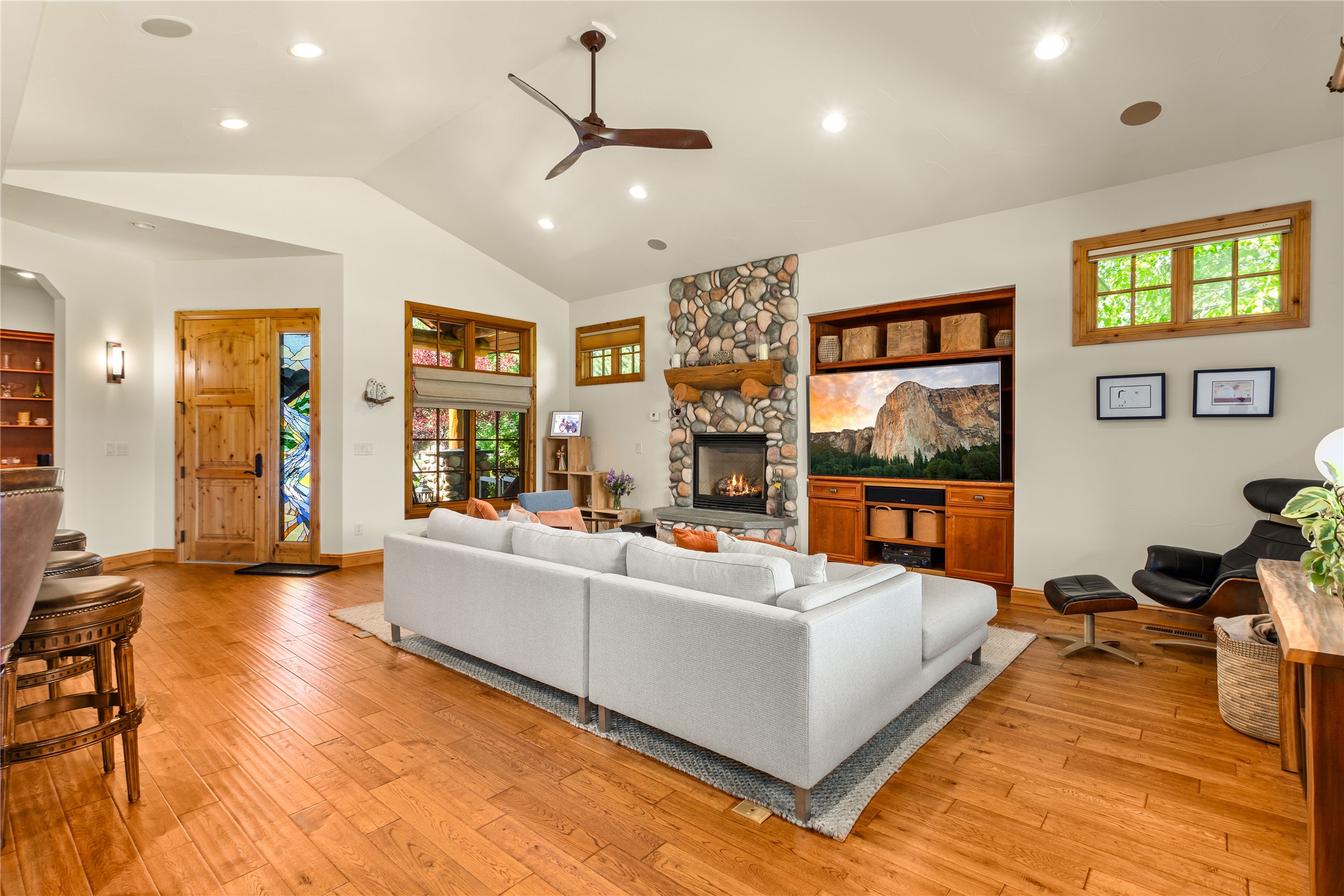 Missoula, Montana 59802, United States, 3 Bedrooms Bedrooms, ,2 BathroomsBathrooms,Residential,Pending,142599