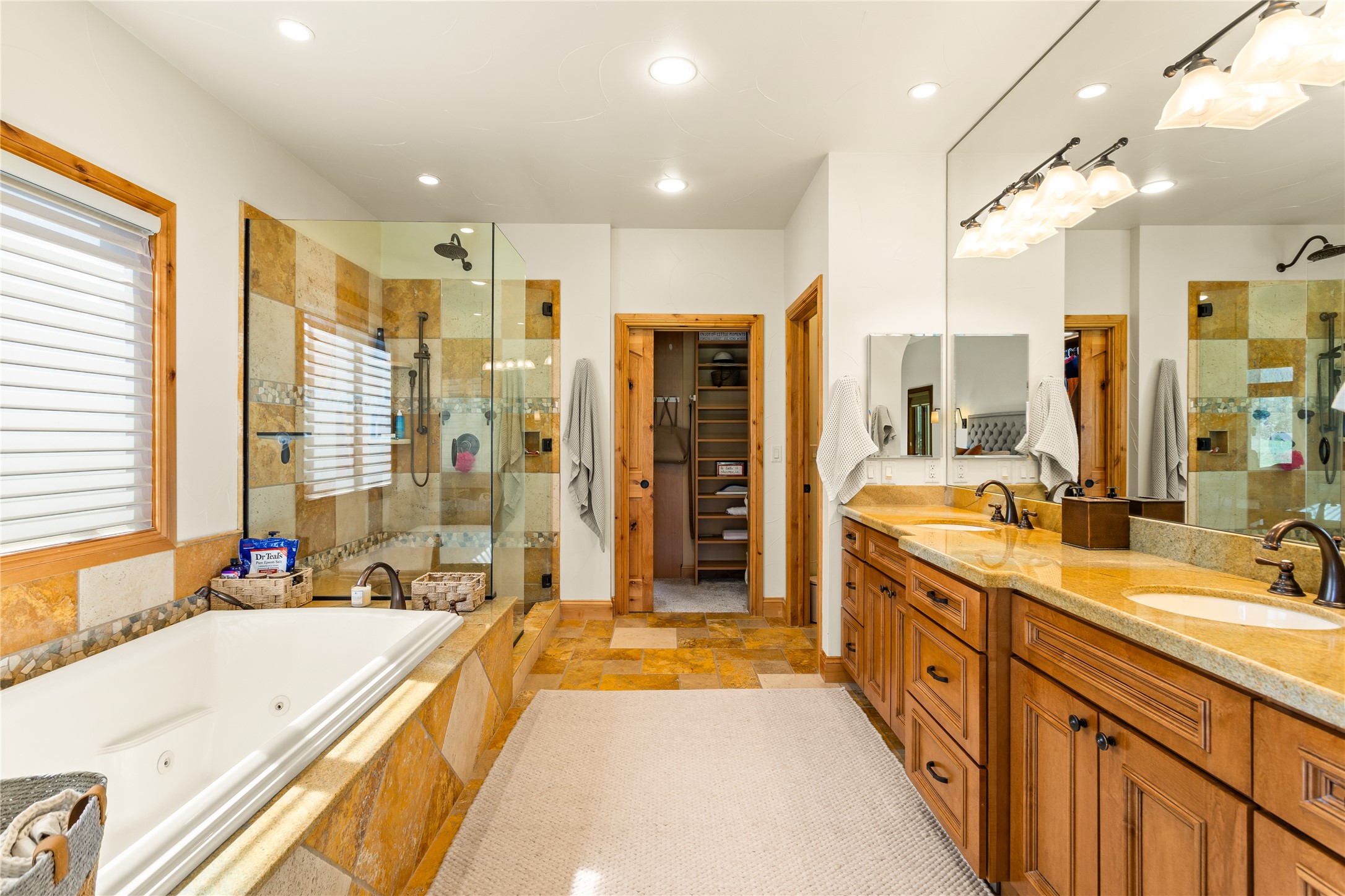 Missoula, Montana 59802, United States, 3 Bedrooms Bedrooms, ,2 BathroomsBathrooms,Residential,Pending,142599