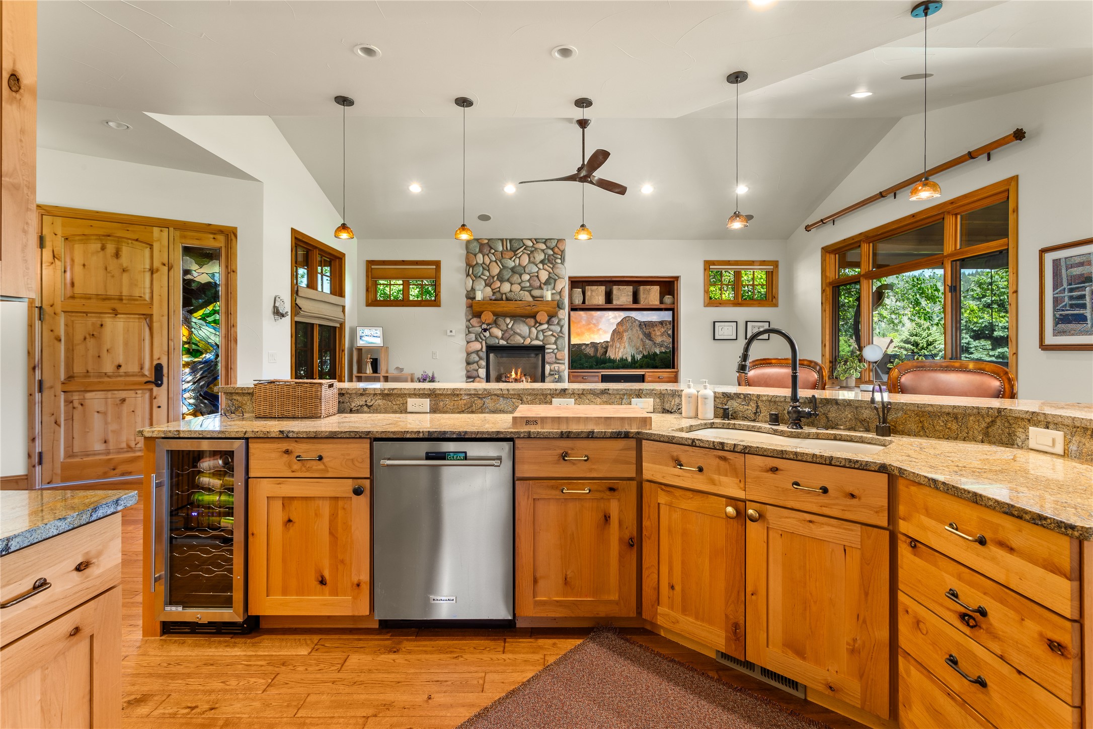 Missoula, Montana 59802, United States, 3 Bedrooms Bedrooms, ,2 BathroomsBathrooms,Residential,Pending,142599