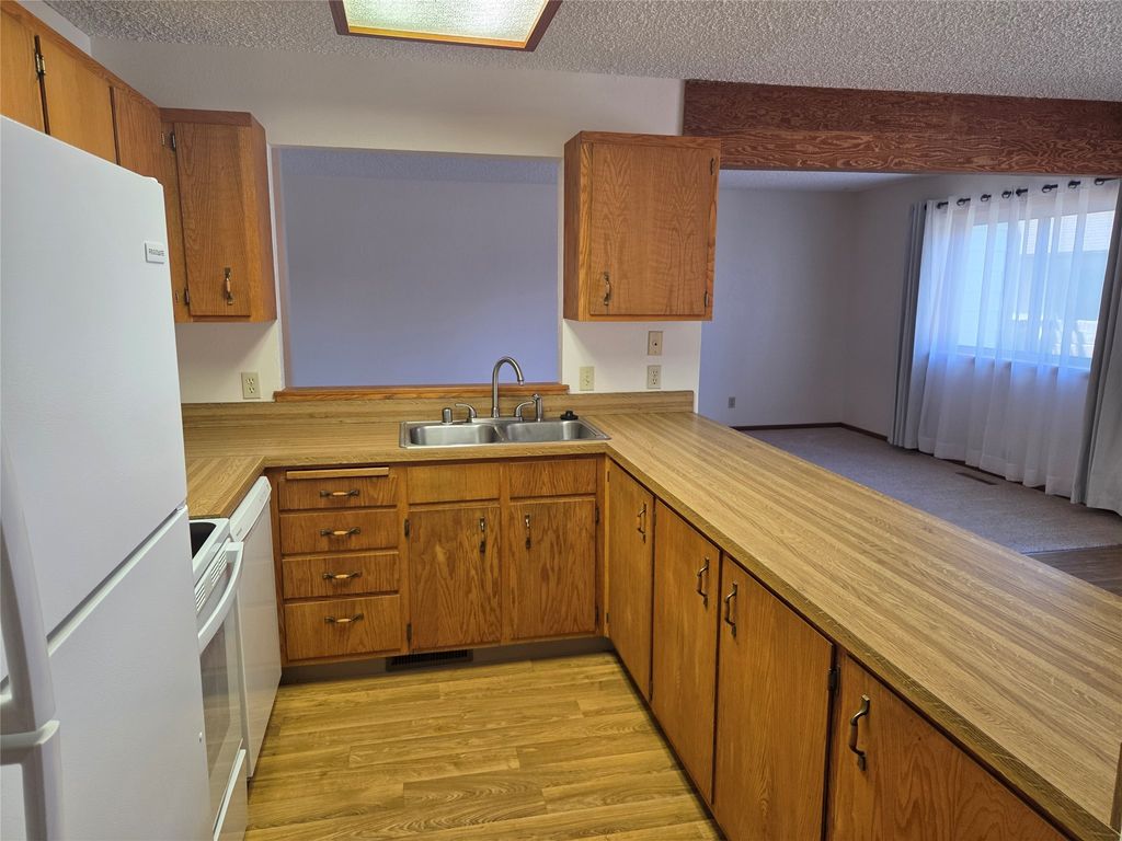 Photo of 1505 9th Street NW #114, Great Falls, MT 59404 (MLS # 30064215)