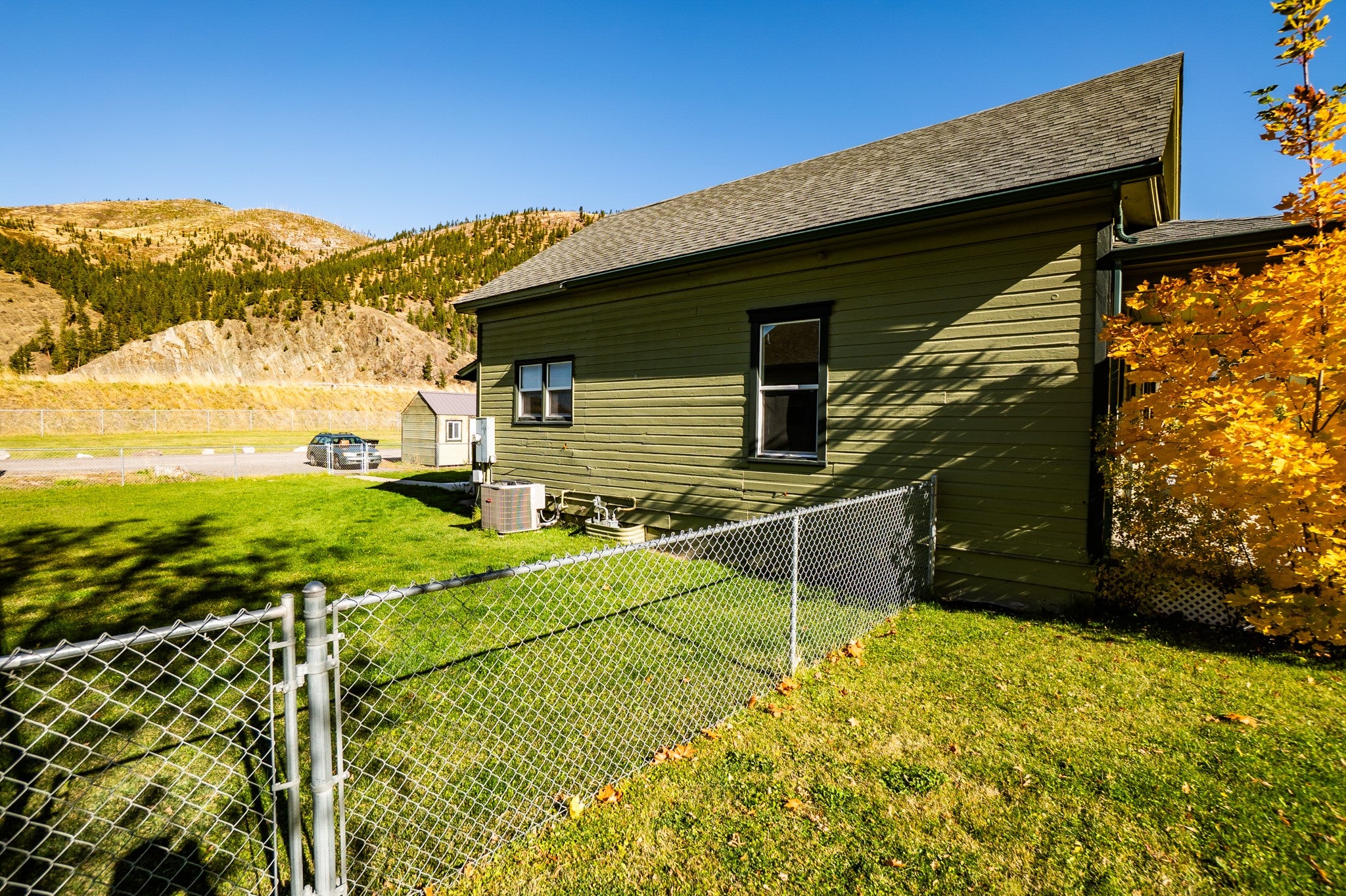 9478 Hwy 200 E