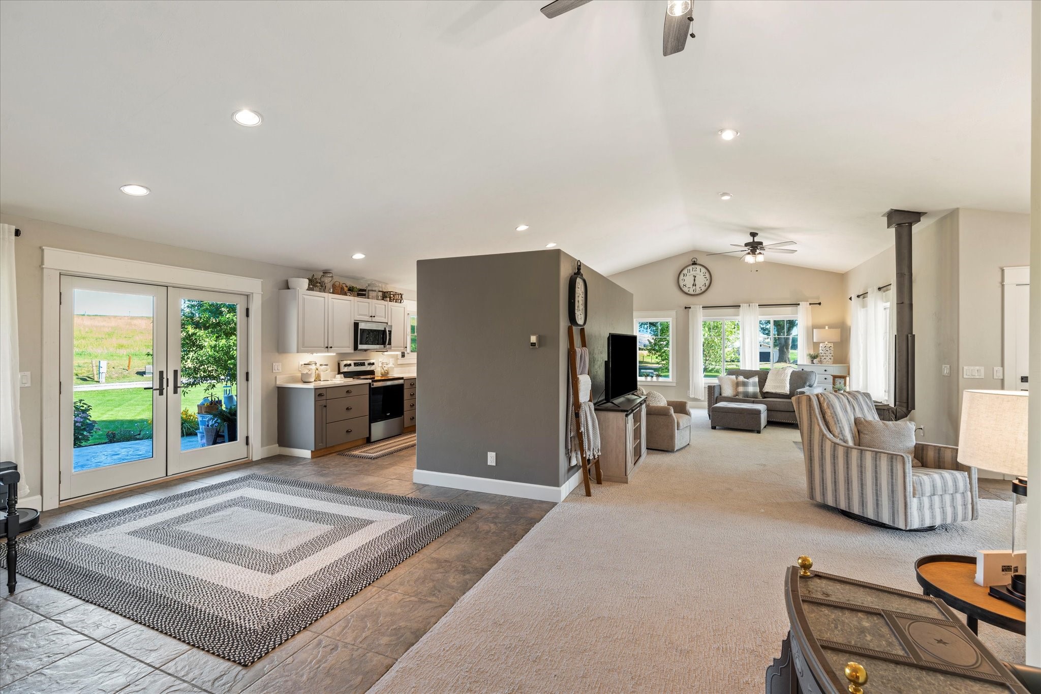 Charlo, Montana 59824, United States, 6 Bedrooms Bedrooms, ,6 BathroomsBathrooms,Residential,Pending,52320