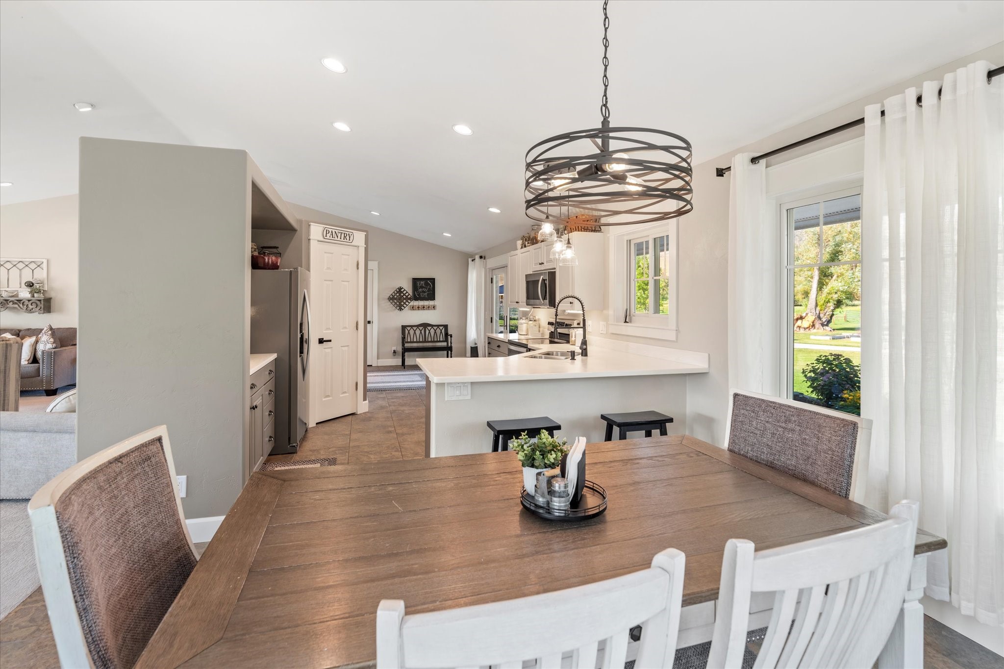 Charlo, Montana 59824, United States, 6 Bedrooms Bedrooms, ,6 BathroomsBathrooms,Residential,Pending,52320