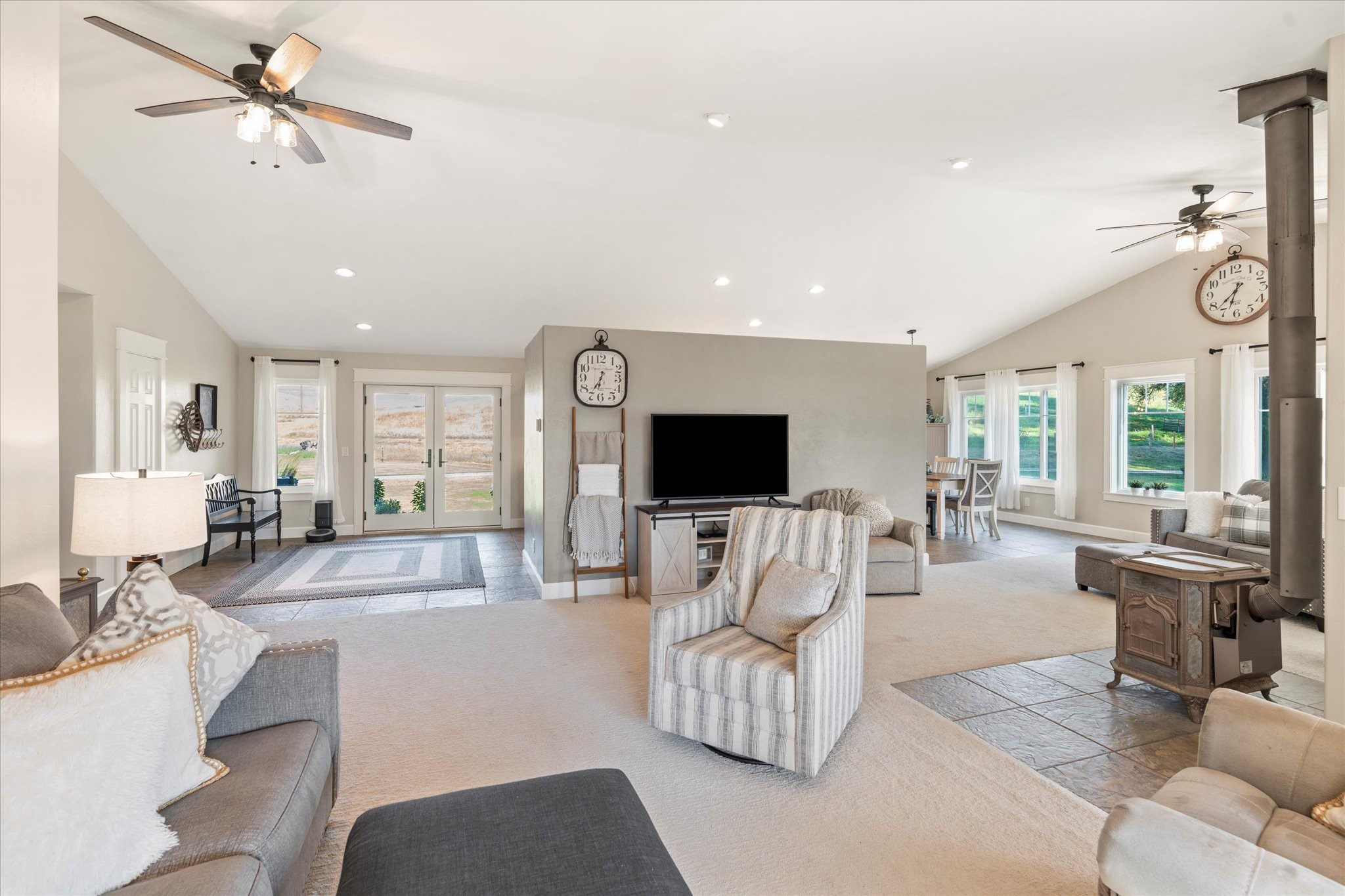 Charlo, Montana 59824, United States, 6 Bedrooms Bedrooms, ,6 BathroomsBathrooms,Residential,Pending,52320