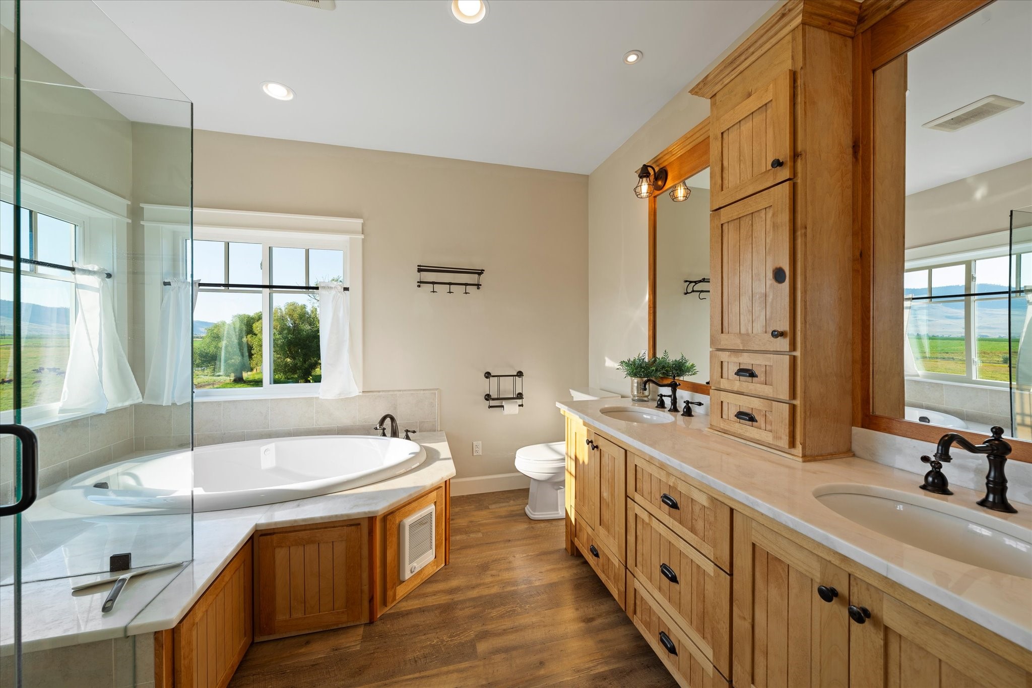 Charlo, Montana 59824, United States, 6 Bedrooms Bedrooms, ,6 BathroomsBathrooms,Residential,Pending,52320