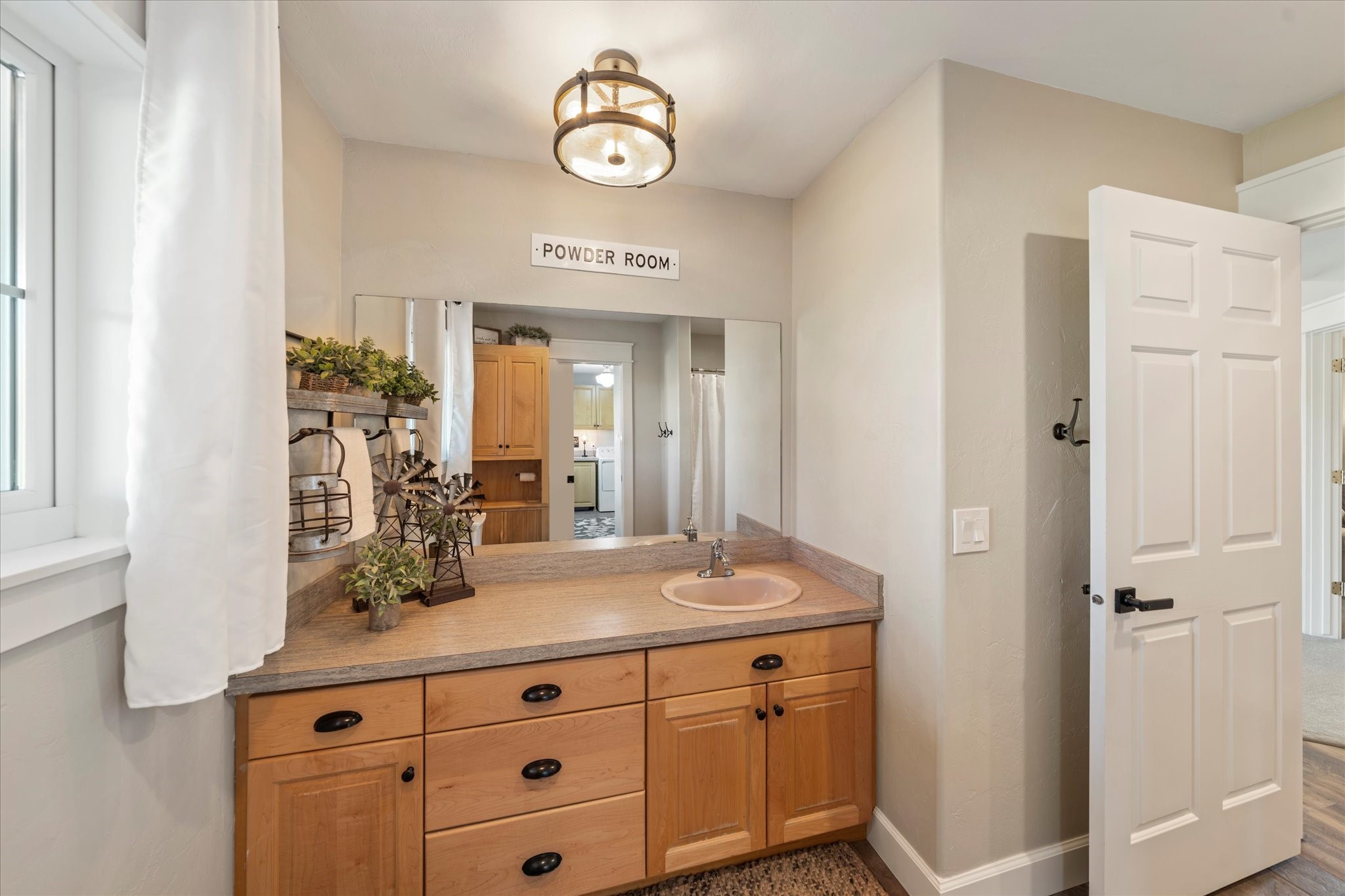 Charlo, Montana 59824, United States, 6 Bedrooms Bedrooms, ,6 BathroomsBathrooms,Residential,Pending,52320