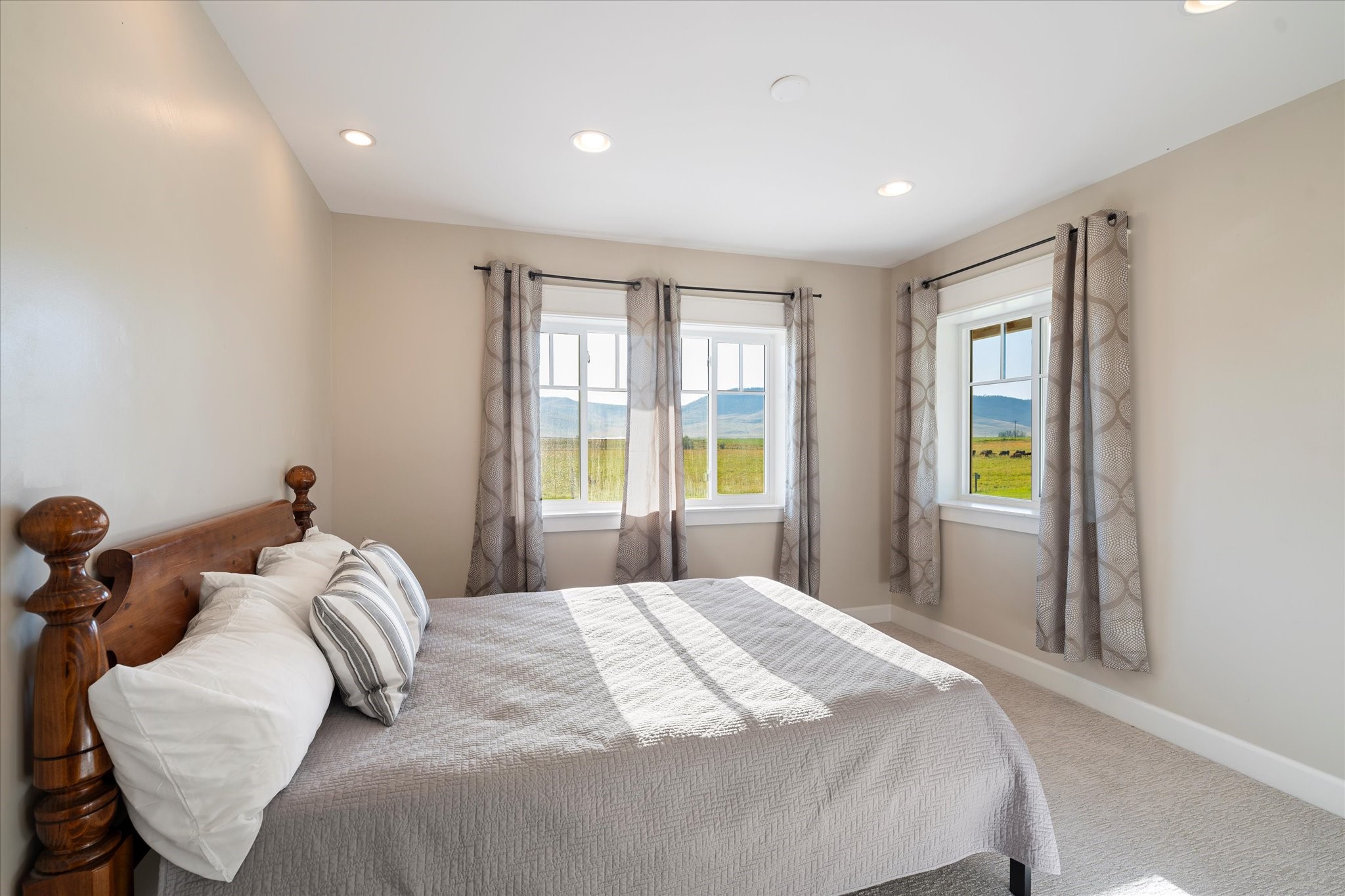 Charlo, Montana 59824, United States, 6 Bedrooms Bedrooms, ,6 BathroomsBathrooms,Residential,Pending,52320