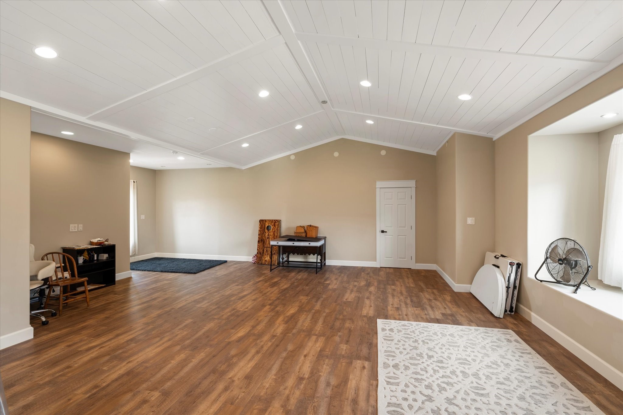 Charlo, Montana 59824, United States, 6 Bedrooms Bedrooms, ,6 BathroomsBathrooms,Residential,Pending,52320