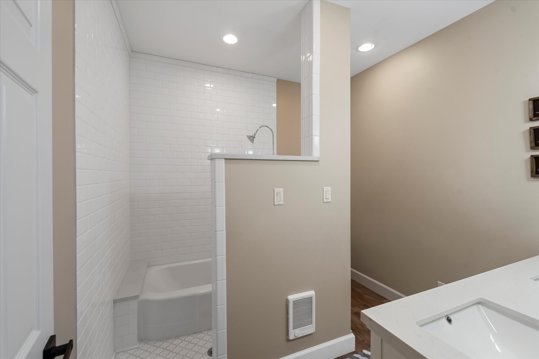 Charlo, Montana 59824, United States, 6 Bedrooms Bedrooms, ,6 BathroomsBathrooms,Residential,Pending,52320