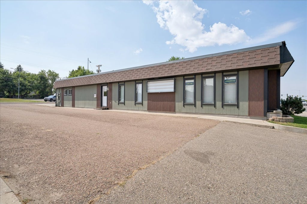 Photo of 1610 10th Avenue S, Great Falls, MT 59405 (MLS # 30077418)