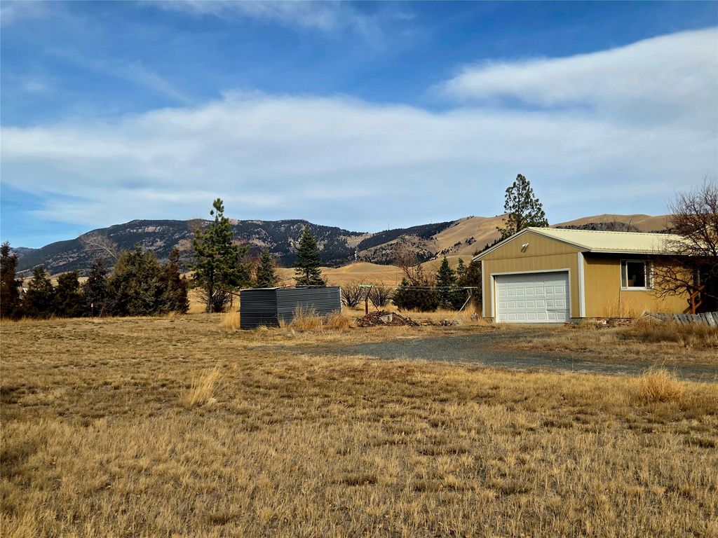 Photo of 117 Yellowstone Road, Whitehall, MT 59759 (MLS # 30065942)