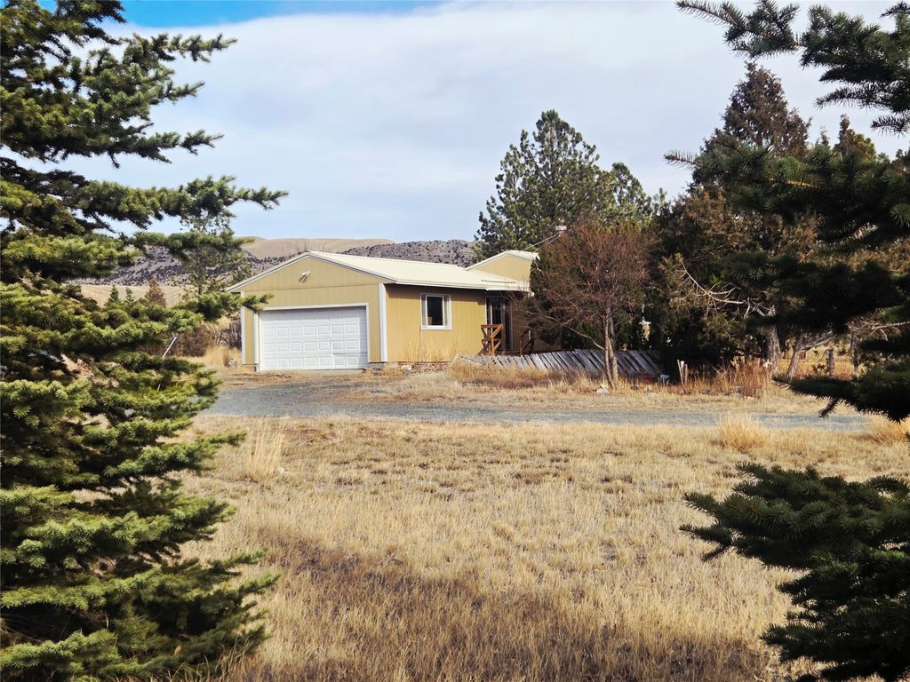 Photo of 117 Yellowstone Road, Whitehall, MT 59759 (MLS # 30065942)