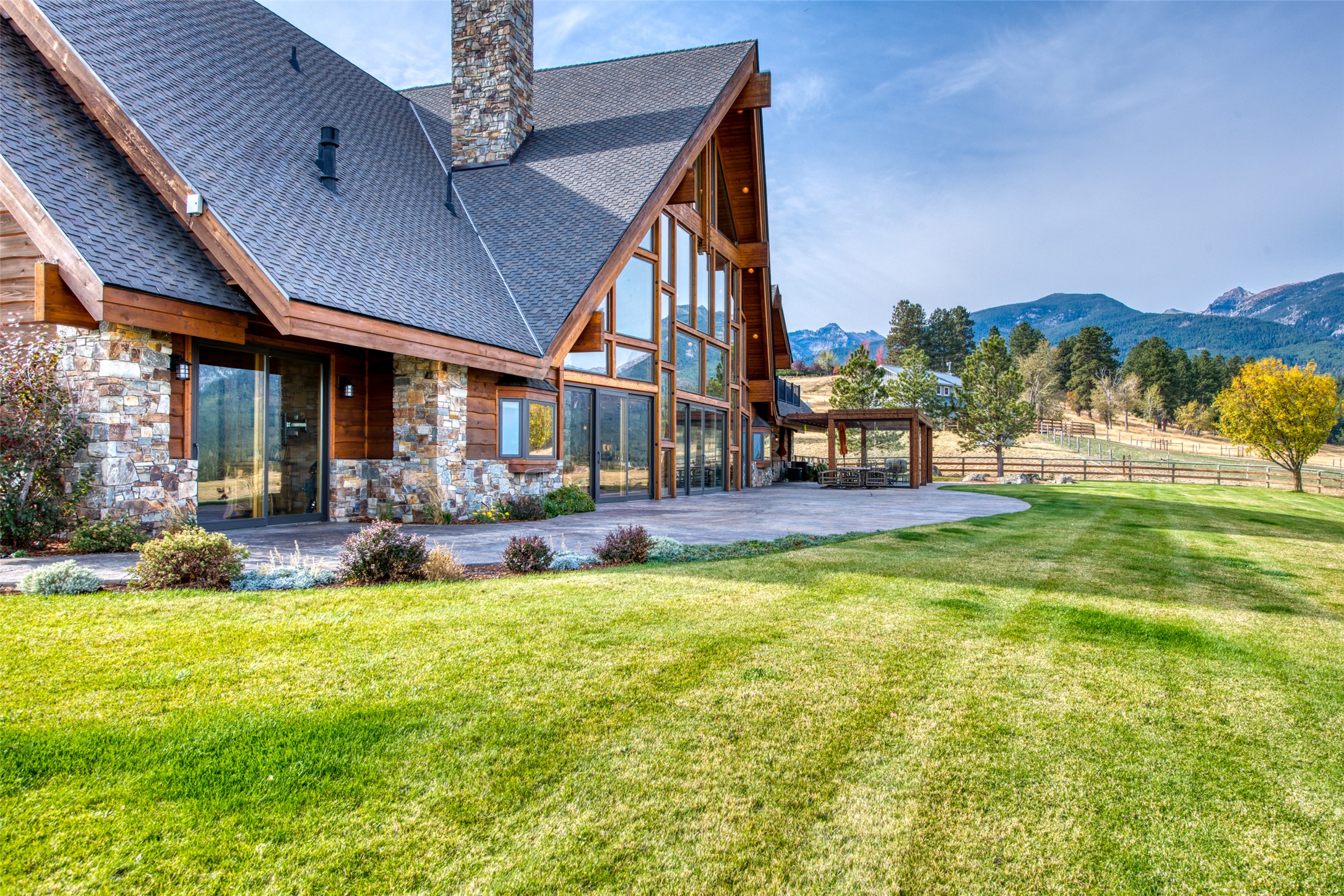 Darby, Montana 59829, United States, 3 Bedrooms Bedrooms, ,4 BathroomsBathrooms,Residential,Active,37707