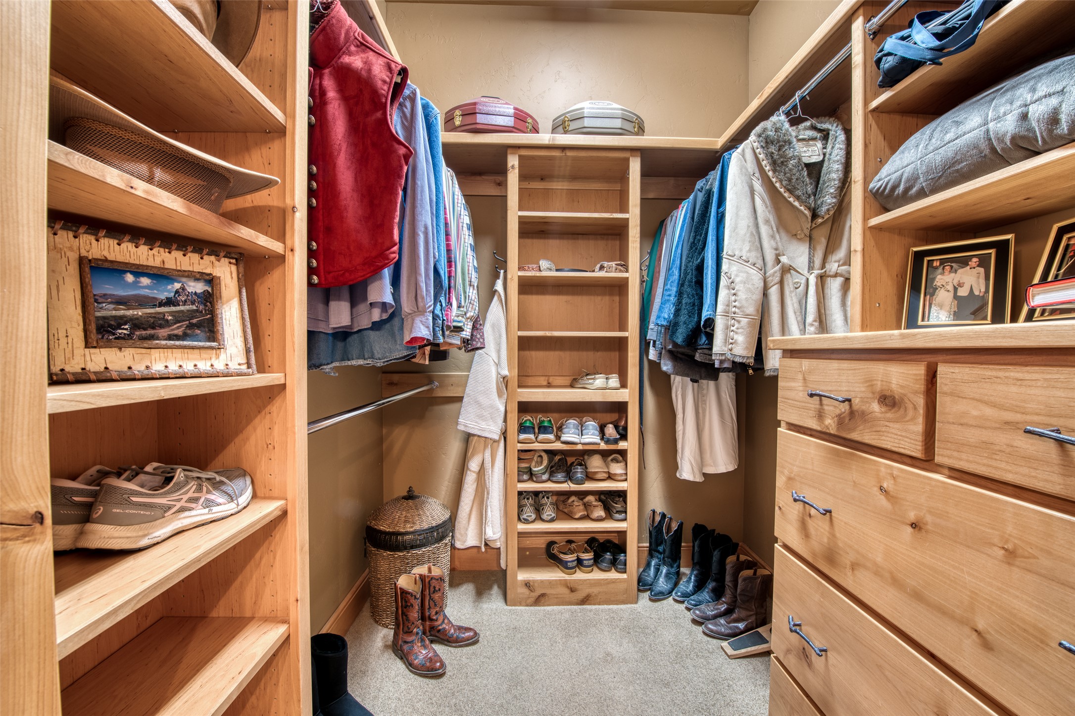 Darby, Montana 59829, United States, 3 Bedrooms Bedrooms, ,4 BathroomsBathrooms,Residential,Active,37707