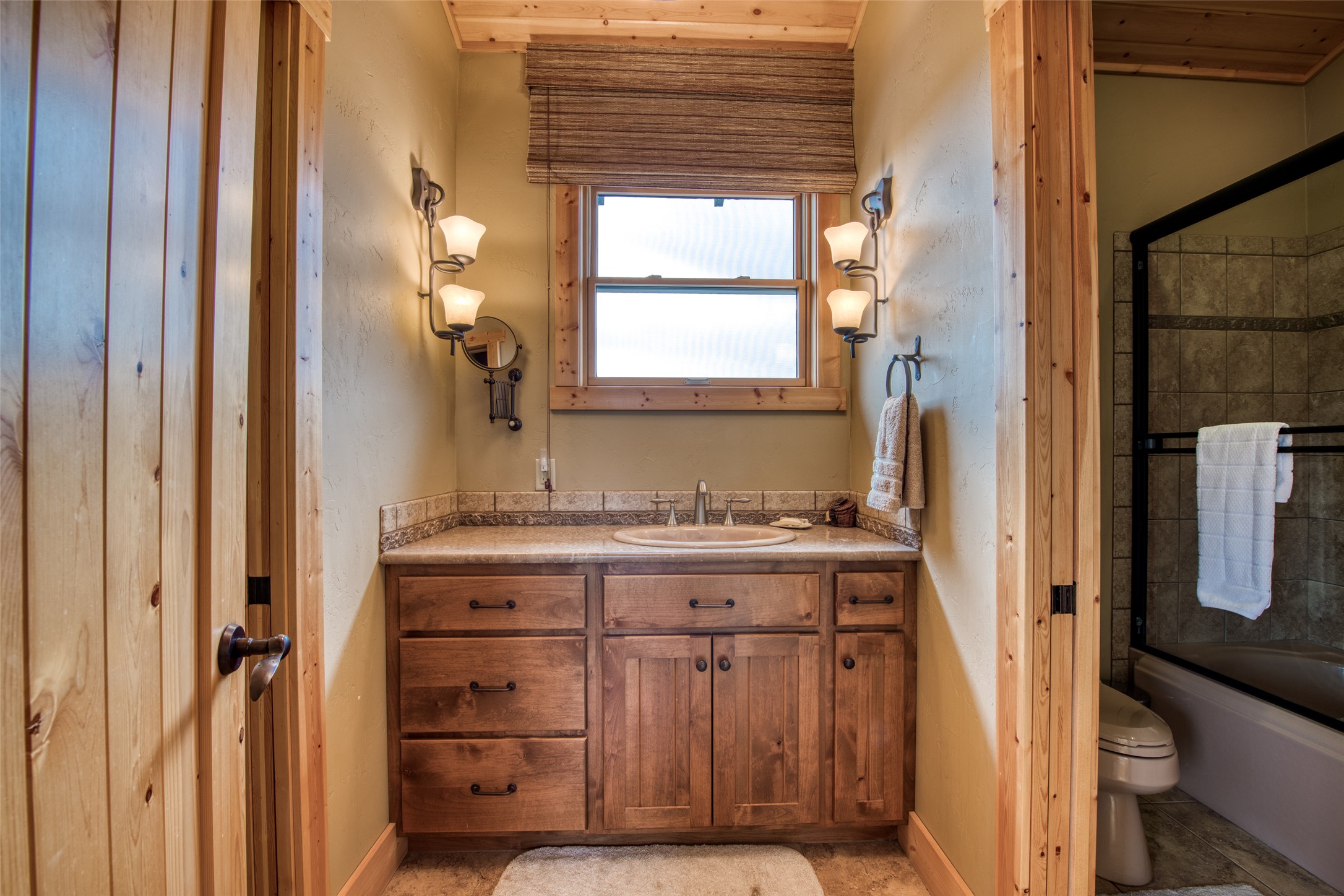 Darby, Montana 59829, United States, 3 Bedrooms Bedrooms, ,4 BathroomsBathrooms,Residential,Active,37707