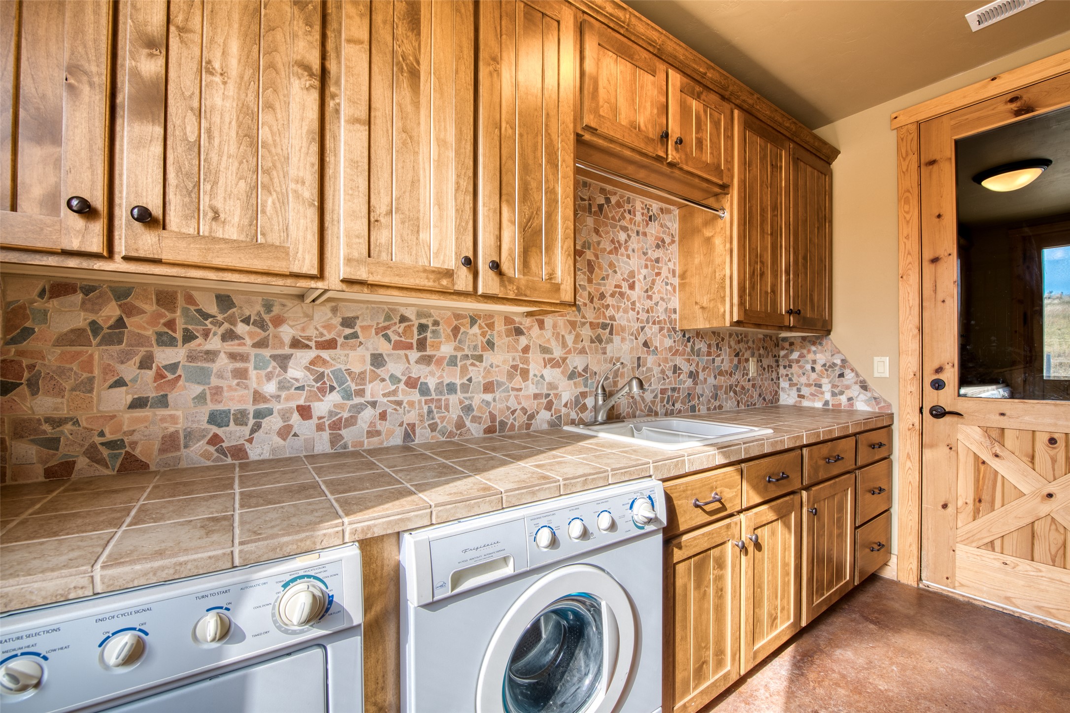 Darby, Montana 59829, United States, 3 Bedrooms Bedrooms, ,4 BathroomsBathrooms,Residential,Active,37707