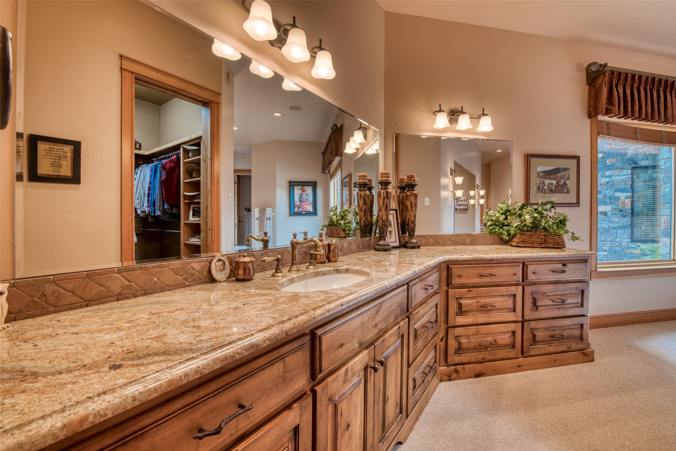 Darby, Montana 59829, United States, 3 Bedrooms Bedrooms, ,4 BathroomsBathrooms,Residential,Active,37707