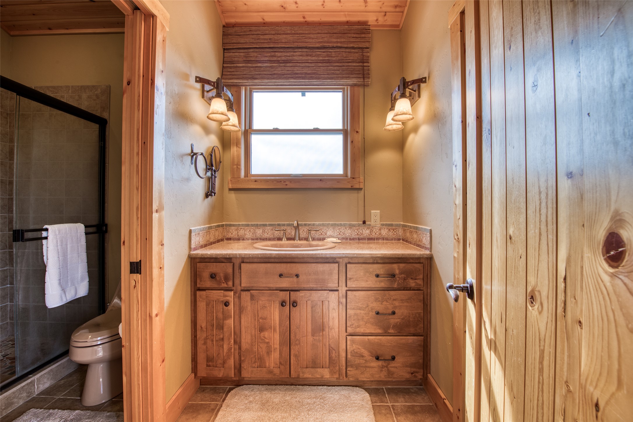 Darby, Montana 59829, United States, 3 Bedrooms Bedrooms, ,4 BathroomsBathrooms,Residential,Active,37707