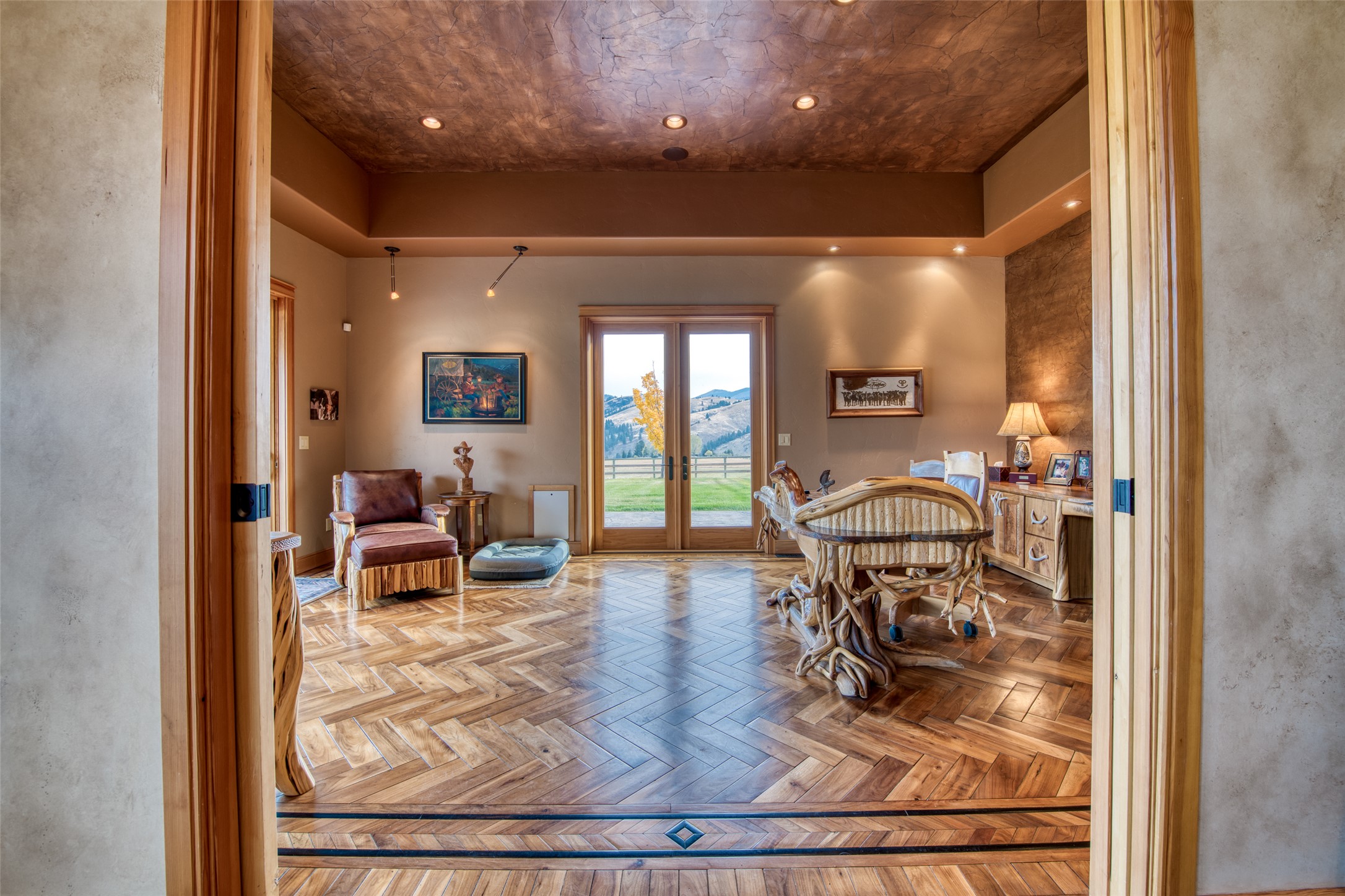 Darby, Montana 59829, United States, 3 Bedrooms Bedrooms, ,4 BathroomsBathrooms,Residential,Active,37707