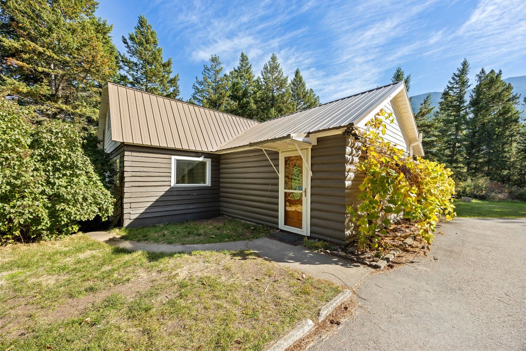 Photo of 7515 US Hwy 2 E, Columbia Falls, MT 59912 (MLS # 30079569)
