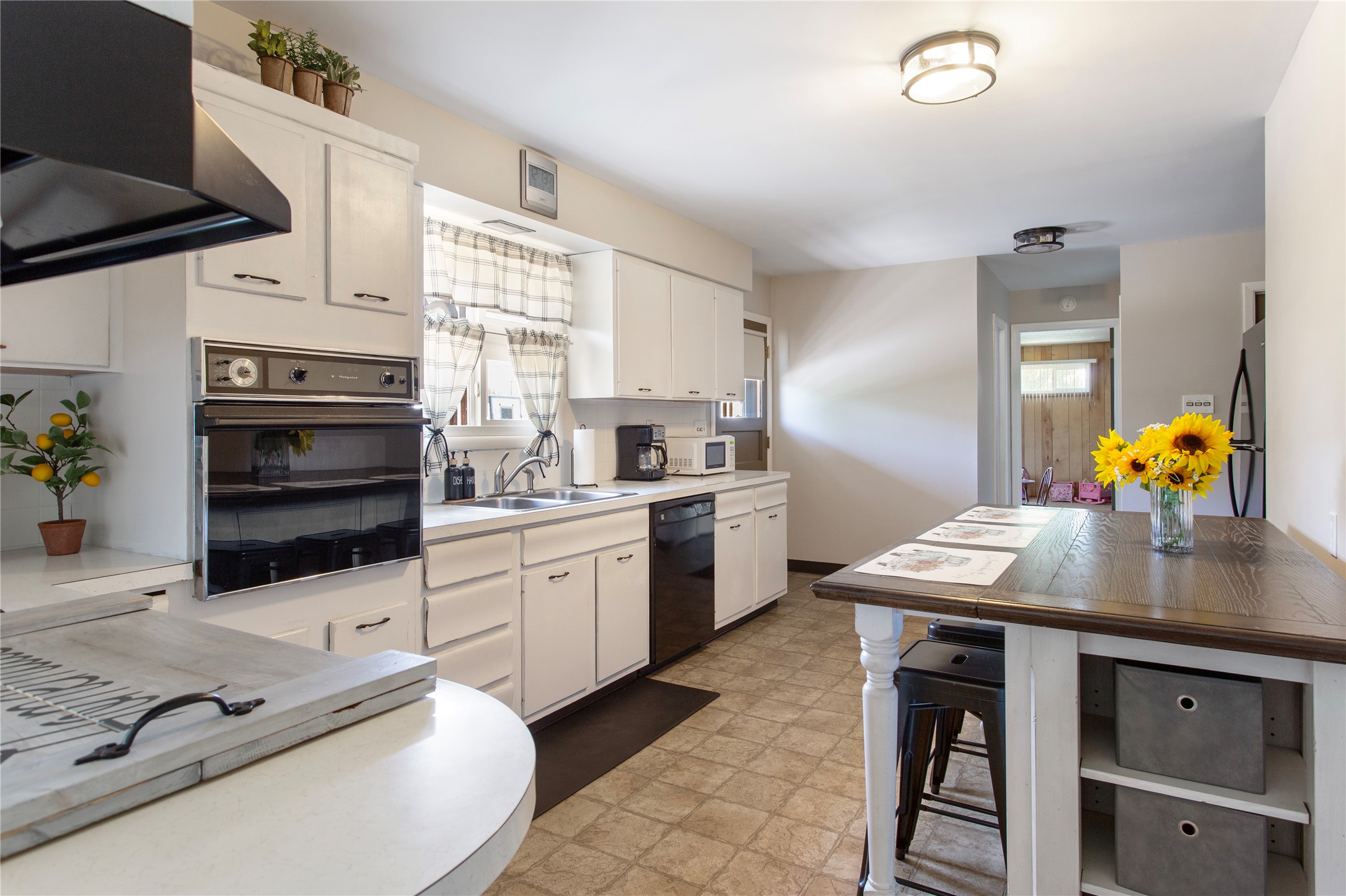 Butte, Montana 59701, United States, 4 Bedrooms Bedrooms, ,3 BathroomsBathrooms,Residential,Pending,51771