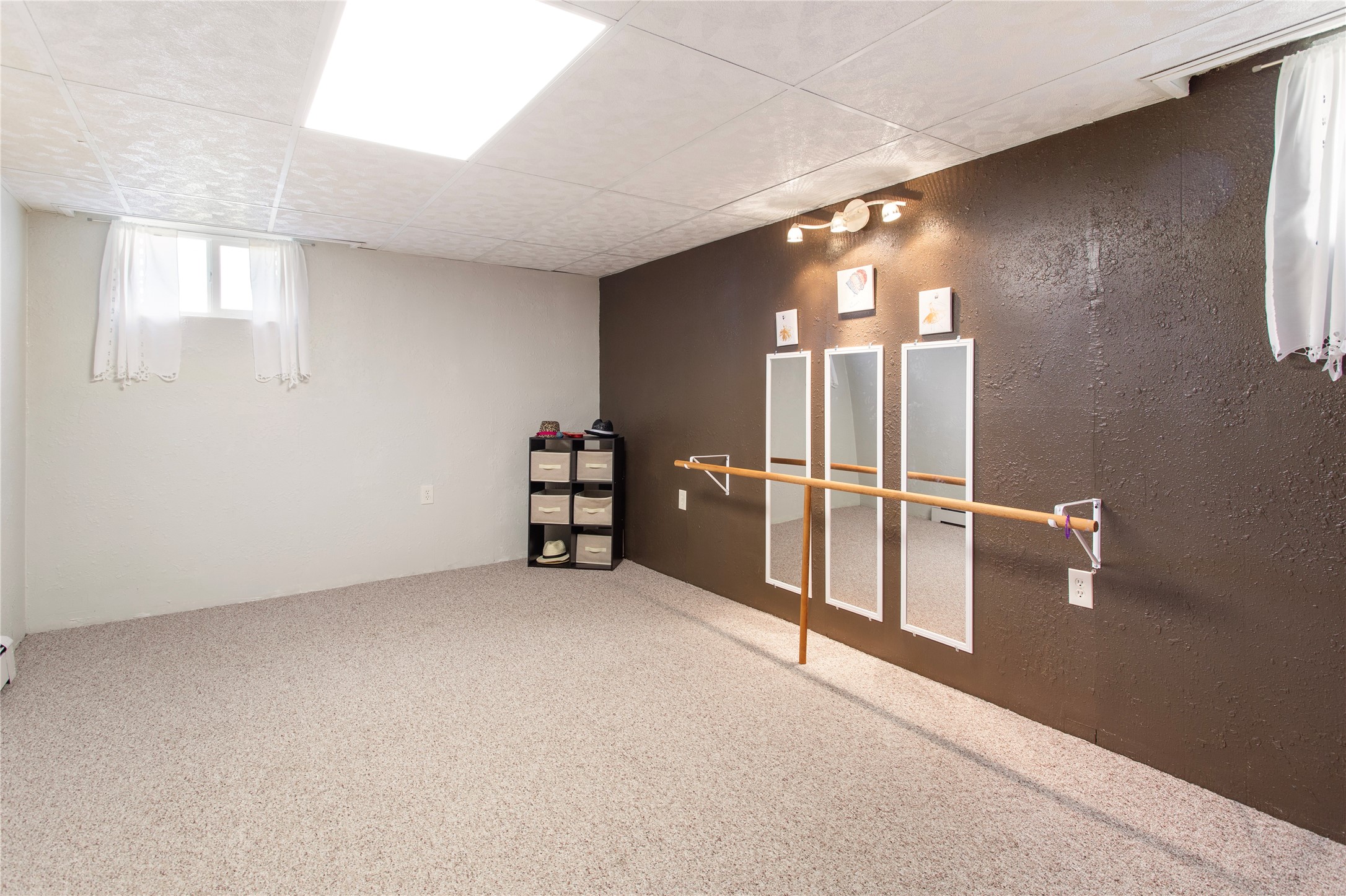 Butte, Montana 59701, United States, 4 Bedrooms Bedrooms, ,3 BathroomsBathrooms,Residential,Pending,51771