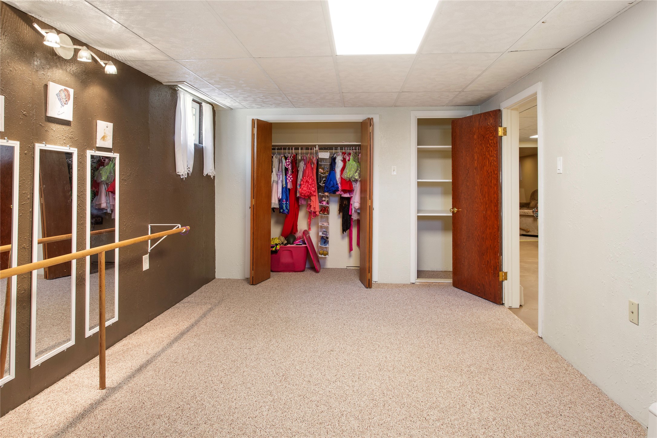 Butte, Montana 59701, United States, 4 Bedrooms Bedrooms, ,3 BathroomsBathrooms,Residential,Pending,51771