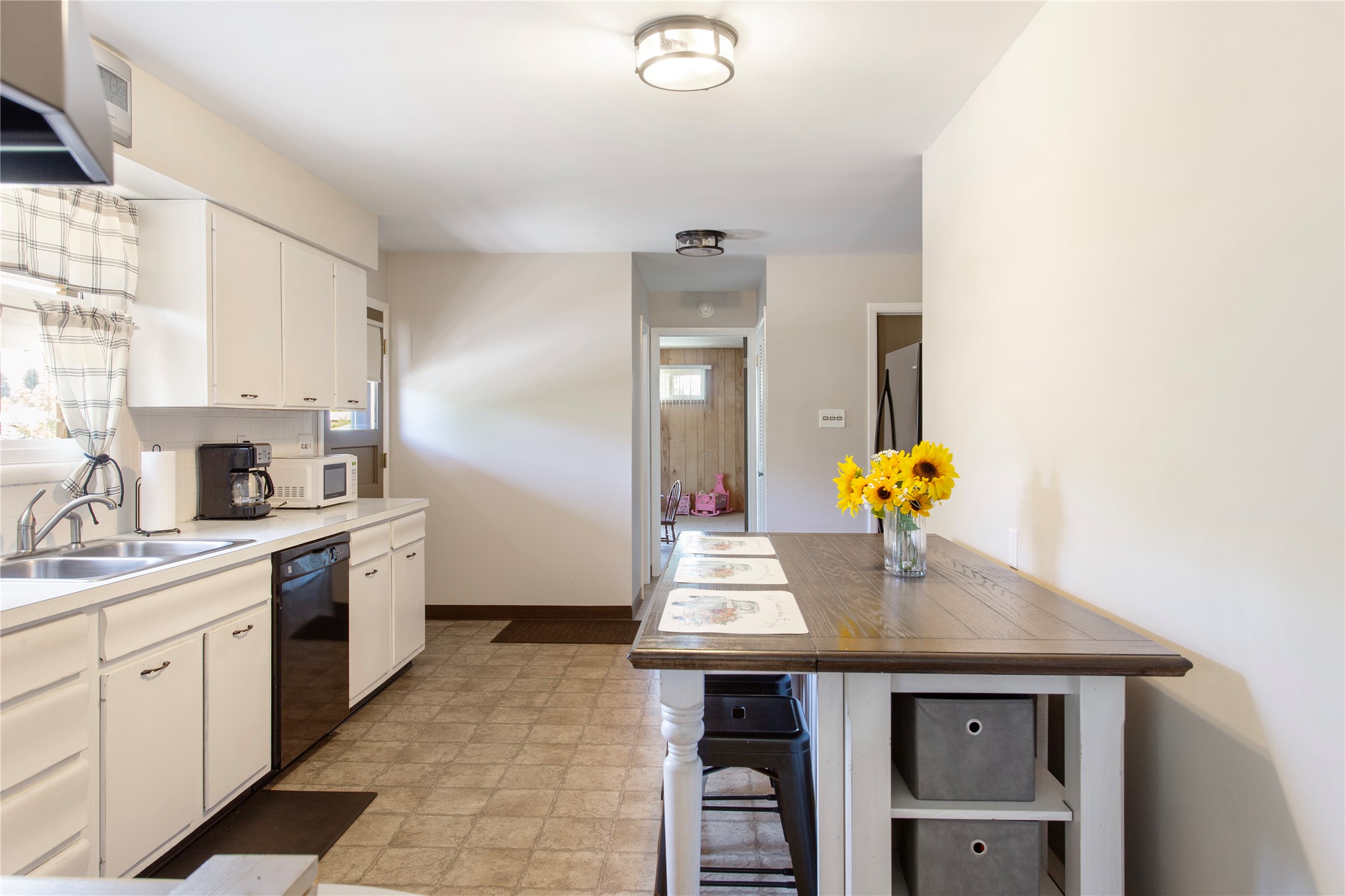 Butte, Montana 59701, United States, 4 Bedrooms Bedrooms, ,3 BathroomsBathrooms,Residential,Pending,51771