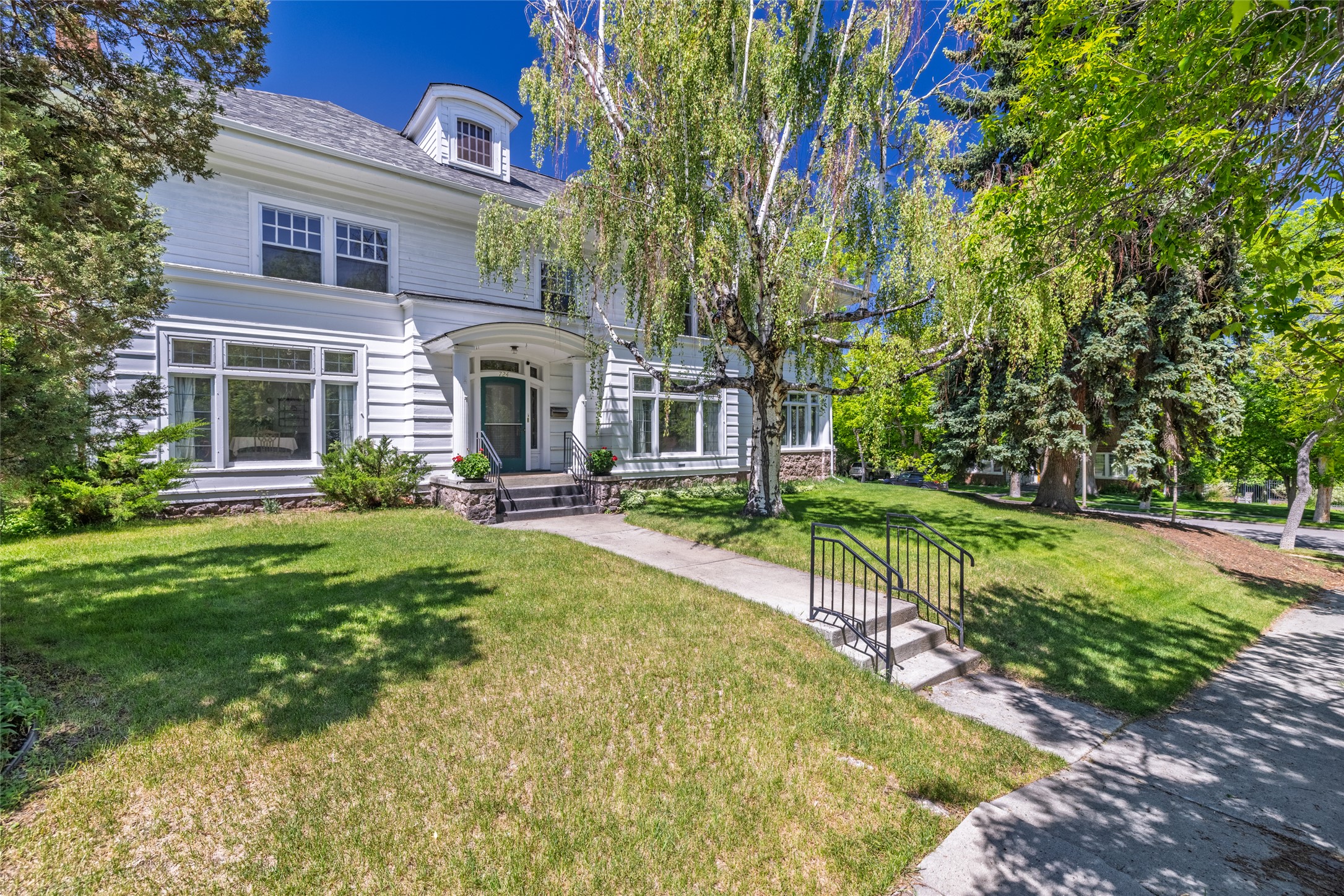 724 Monroe Avenue