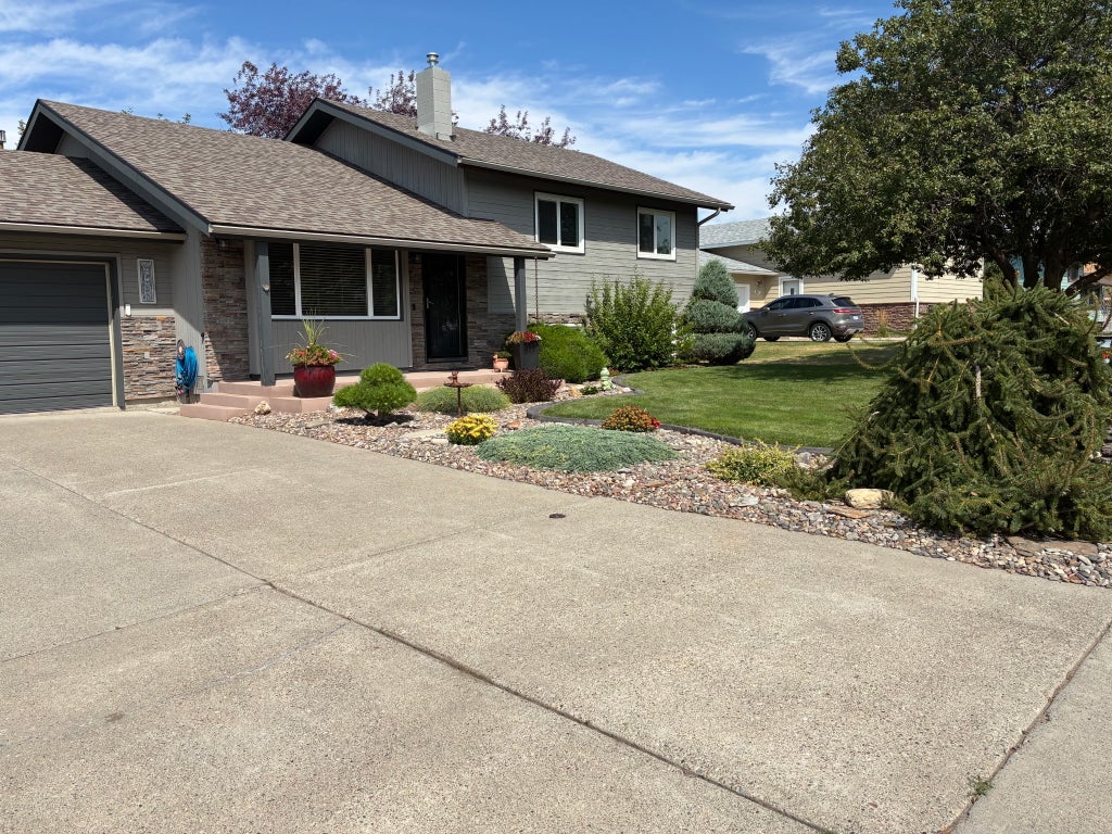 Photo of 3911 13th Avenue S, Great Falls, MT 59405 (MLS # 30078875)