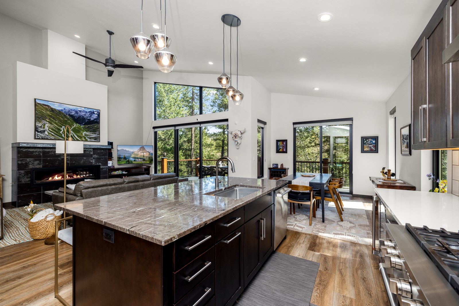 Columbia Falls, Montana, 59912, United States, 3 Bedrooms Bedrooms, ,4 BathroomsBathrooms,Residential,Contingent,2045707