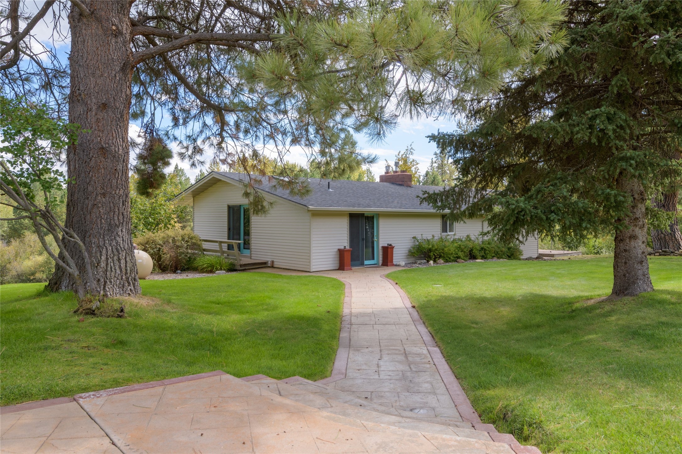 3676 Silverthorn Drive
