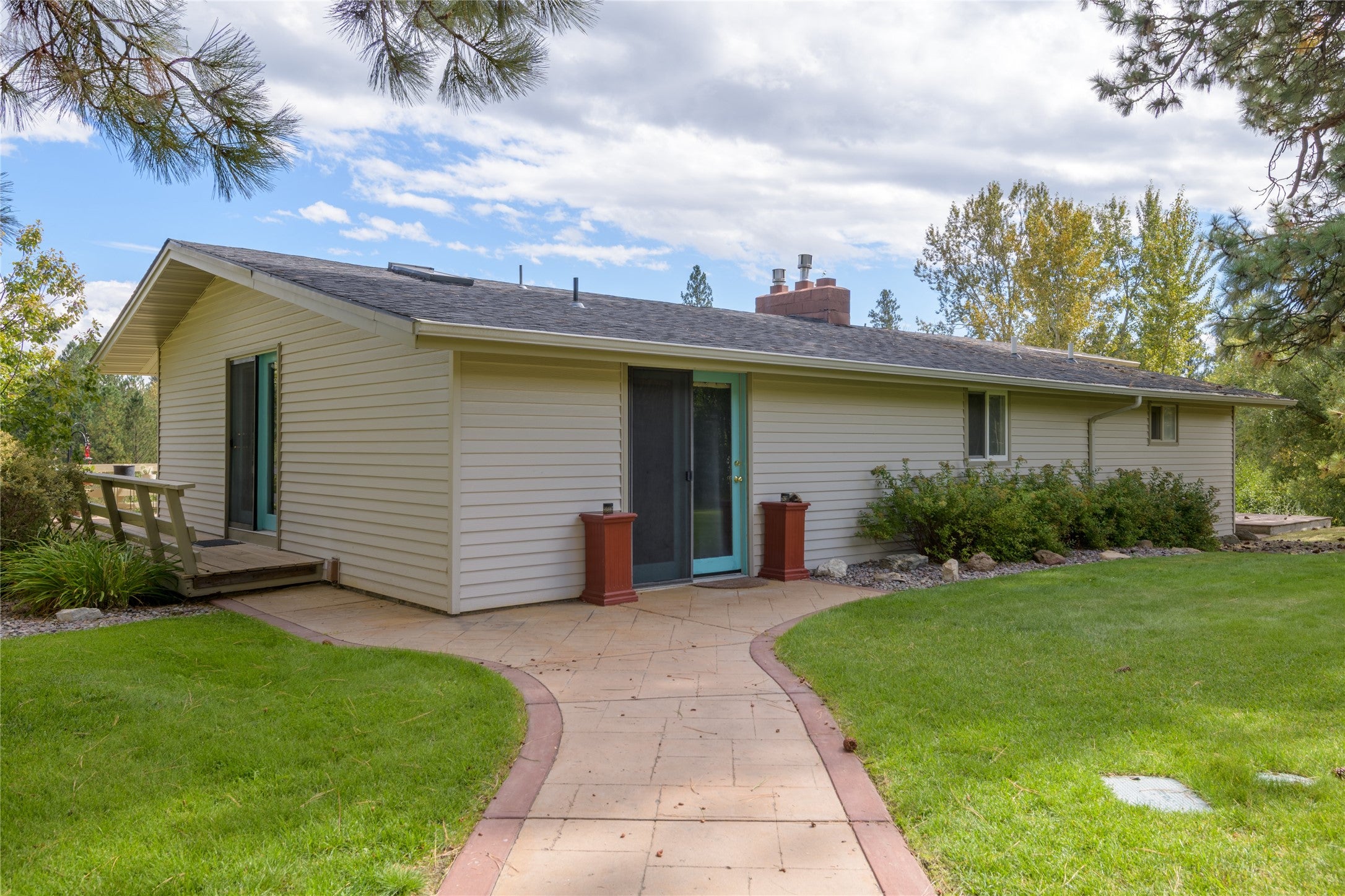 3676 Silverthorn Drive