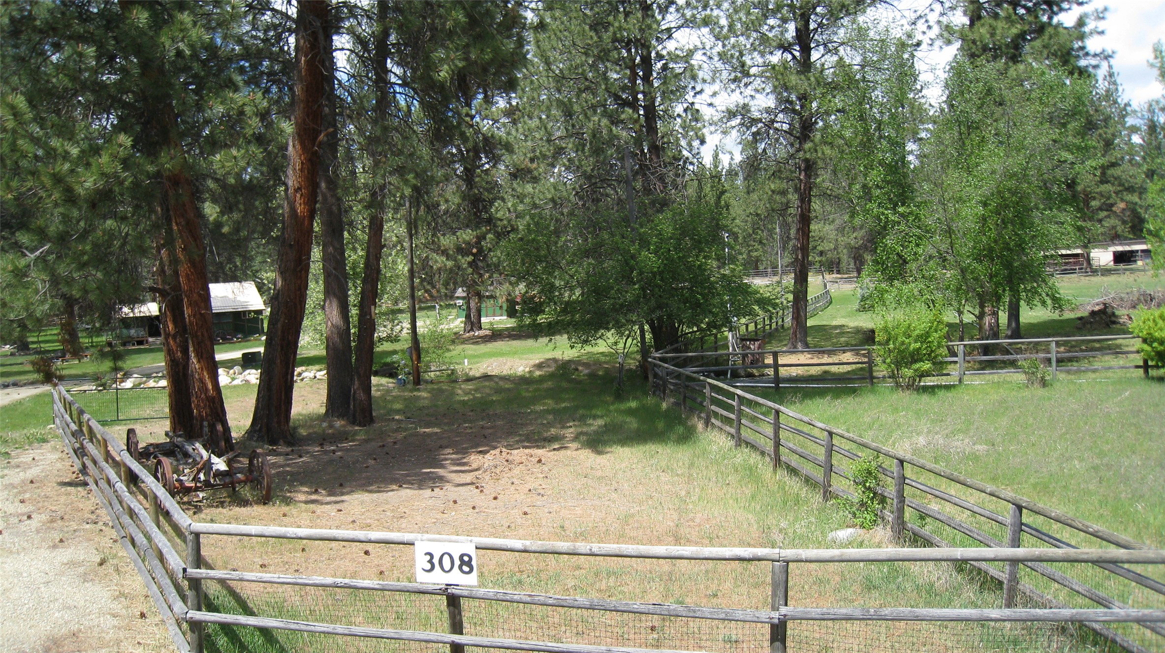 308, 314 Kootenai Creek Road
