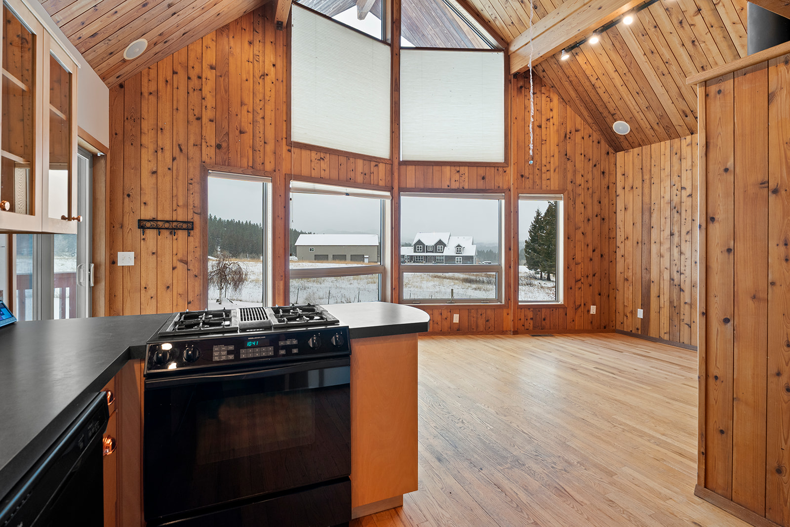 Clancy, Montana 59634, United States, 3 Bedrooms Bedrooms, ,3 BathroomsBathrooms,Residential,Active,250729