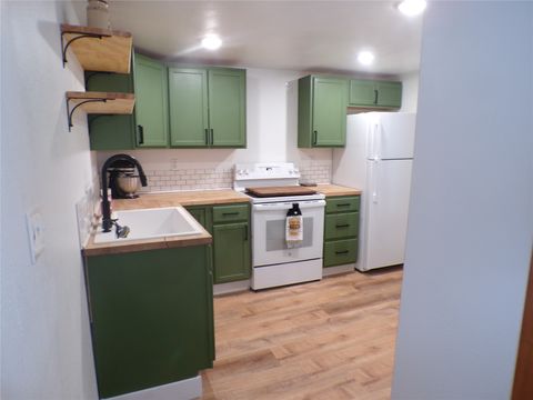 Tiny photo for 2113 8th Avenue N, Great Falls, MT 59401 (MLS # 30071296)