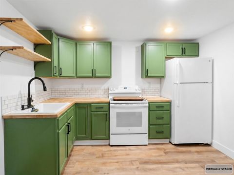 Tiny photo for 2113 8th Avenue N, Great Falls, MT 59401 (MLS # 30071296)