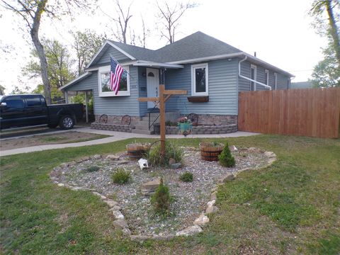 Photo of 2113 8th Avenue N, Great Falls, MT 59401 (MLS # 30071296)