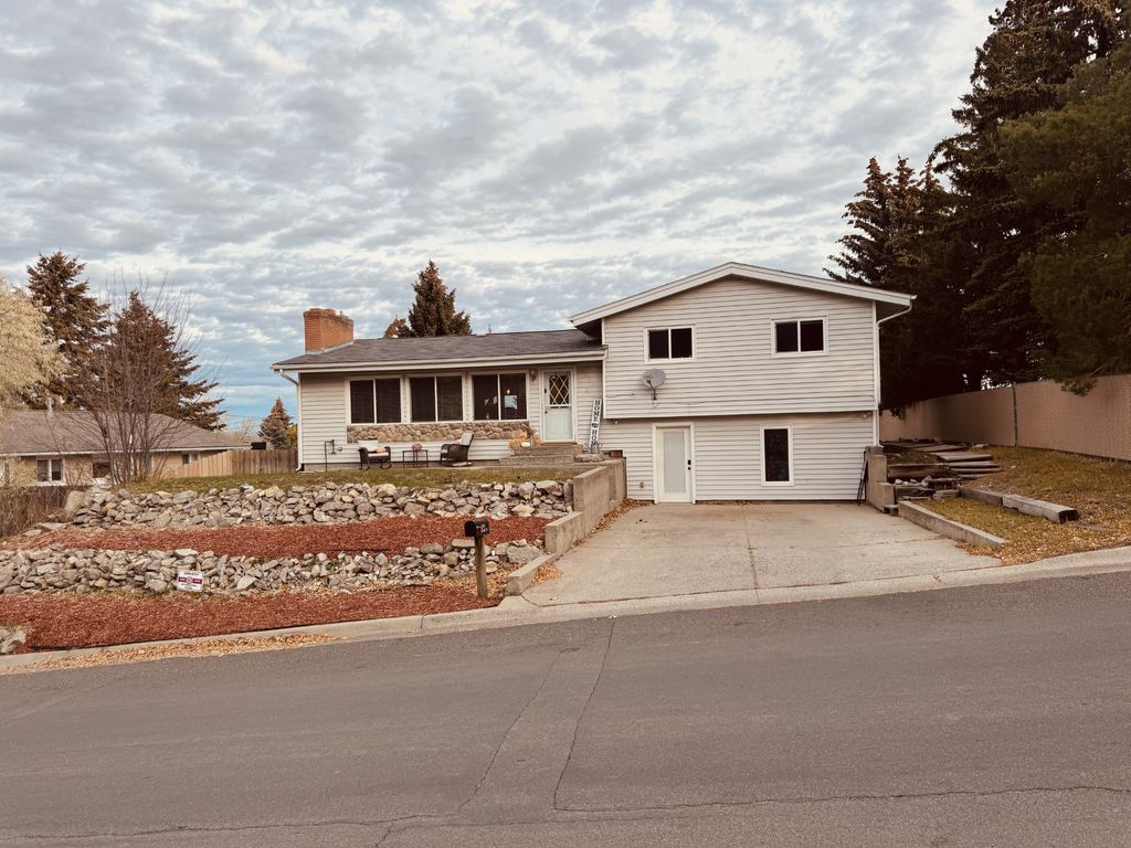 Photo of 1522 Winne Avenue, Helena, MT 59601 (MLS # 30060791)