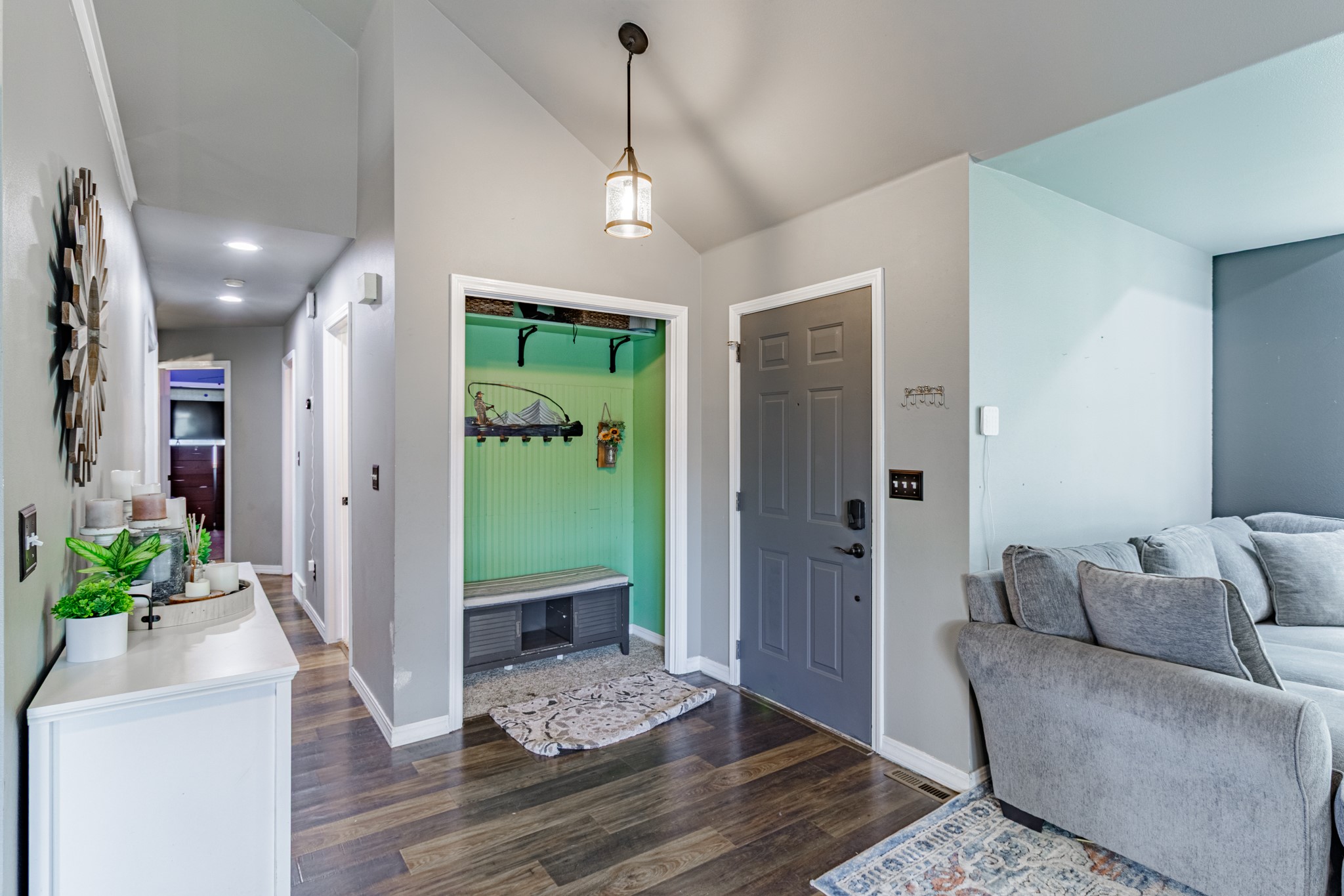 127 Meadowlark Court