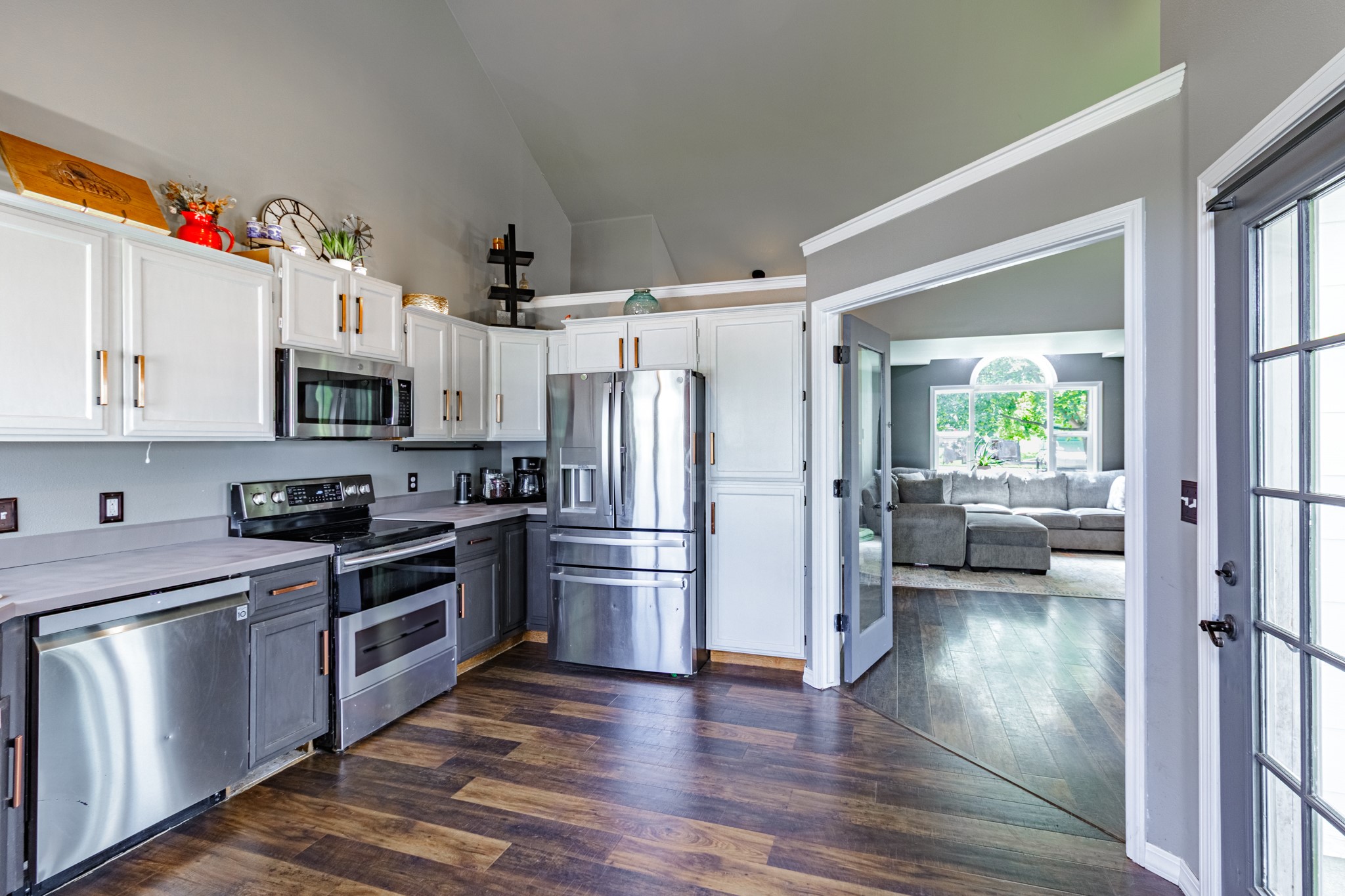 127 Meadowlark Court