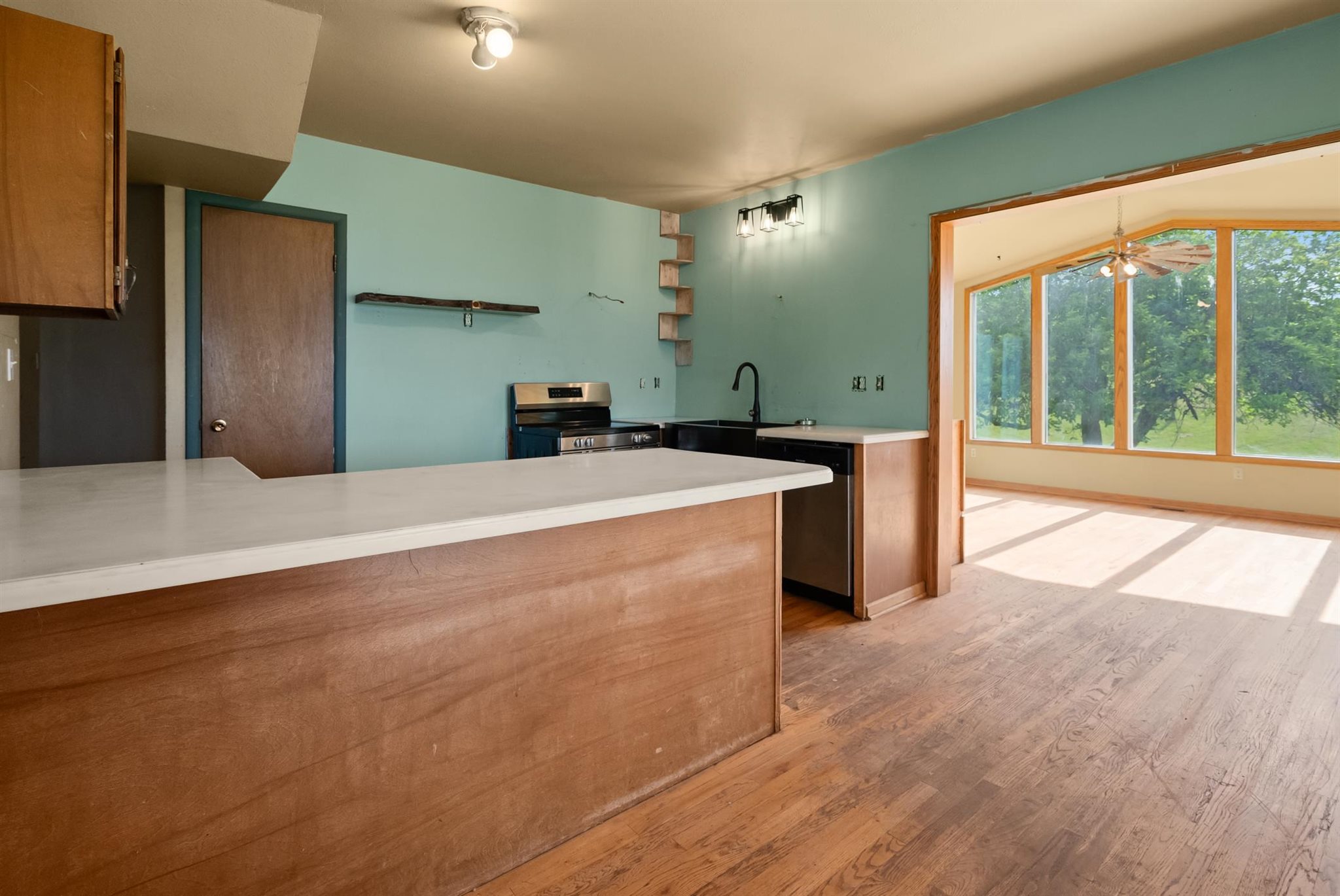 Kalispell, Montana 59901, United States, 5 Bedrooms Bedrooms, ,2 BathroomsBathrooms,Residential,Active,164129