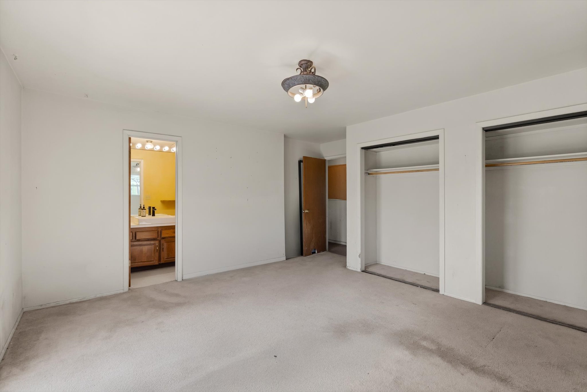 Kalispell, Montana 59901, United States, 5 Bedrooms Bedrooms, ,2 BathroomsBathrooms,Residential,Active,164129