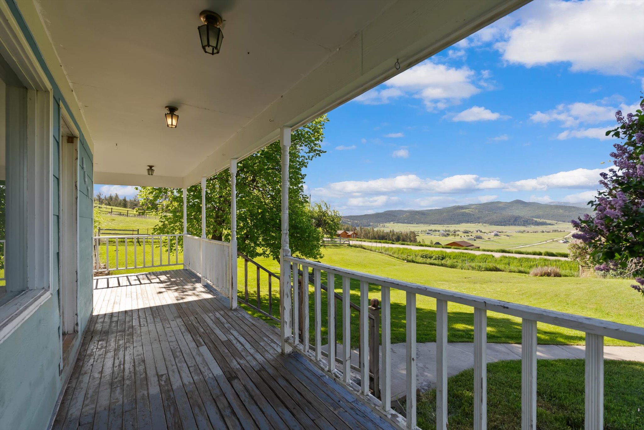 Kalispell, Montana 59901, United States, 5 Bedrooms Bedrooms, ,2 BathroomsBathrooms,Residential,Active,164129