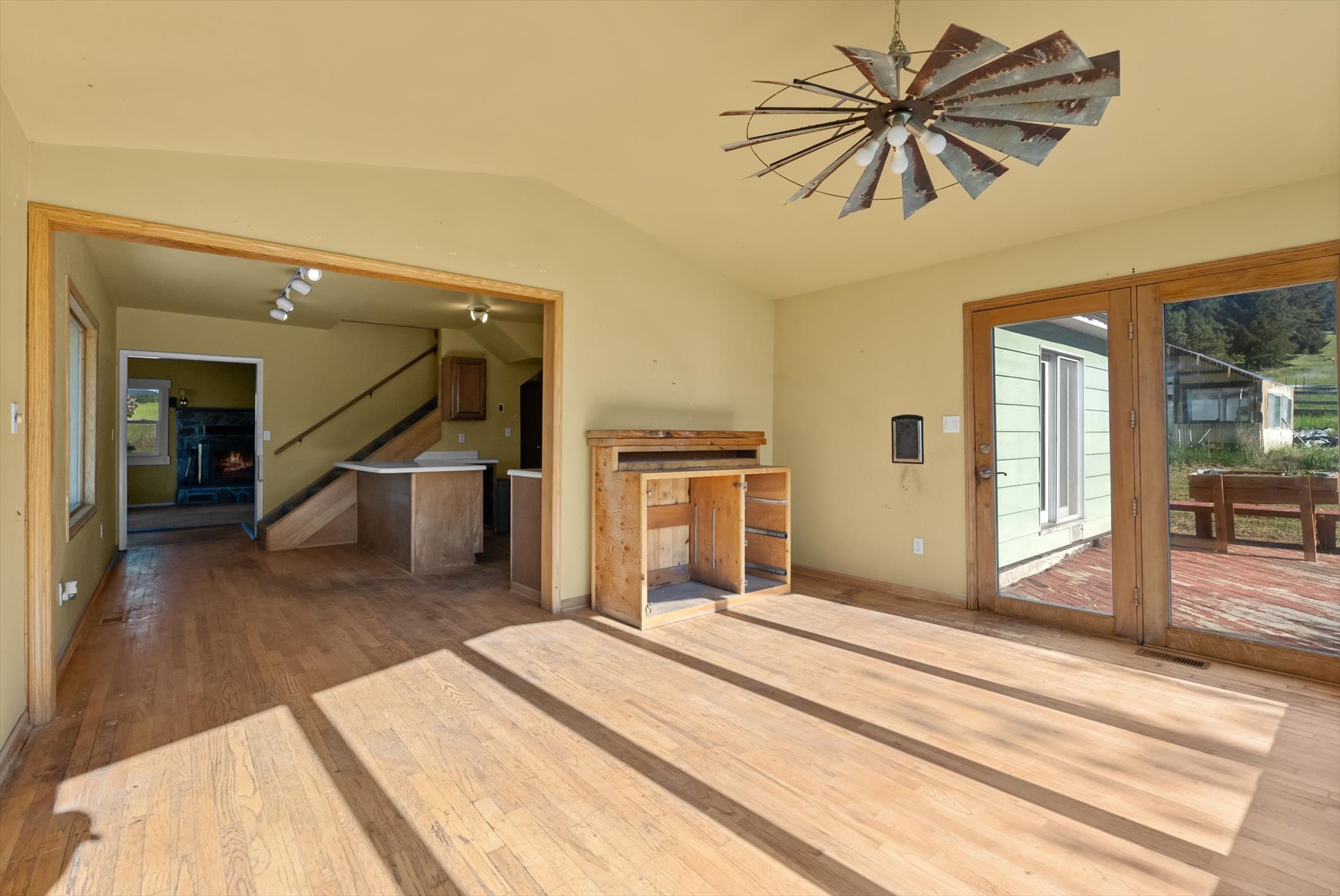 Kalispell, Montana 59901, United States, 5 Bedrooms Bedrooms, ,2 BathroomsBathrooms,Residential,Active,164129